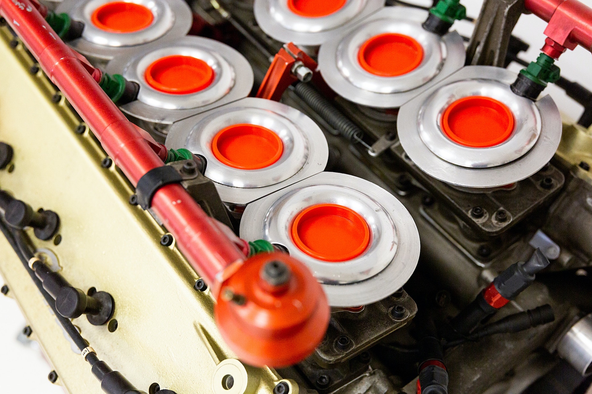 Recreate Alfa Romeo’s Incredible 164 Pro-Car With This 3.5L Alfa V10 F1 Engine