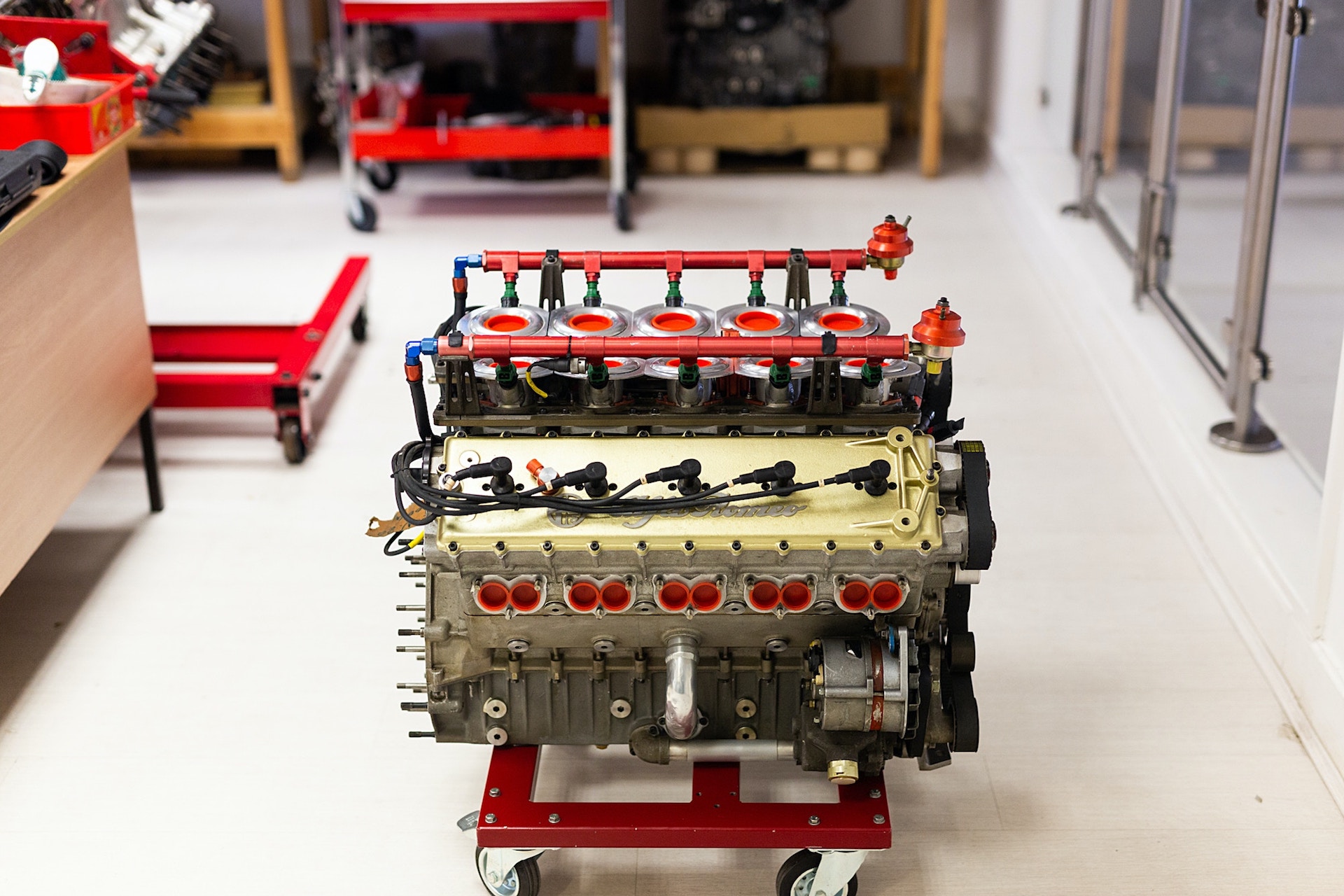 Recreate Alfa Romeo’s Incredible 164 Pro-Car With This 3.5L Alfa V10 F1 Engine