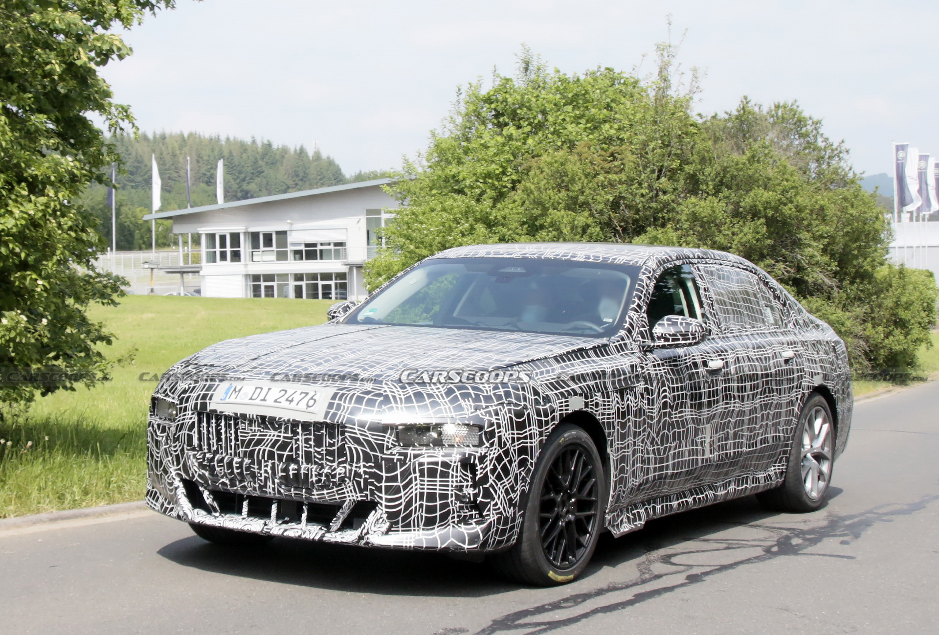 2023 BMW 7-Series Shows iX-inspired Interior With Curved Displays For The First Time