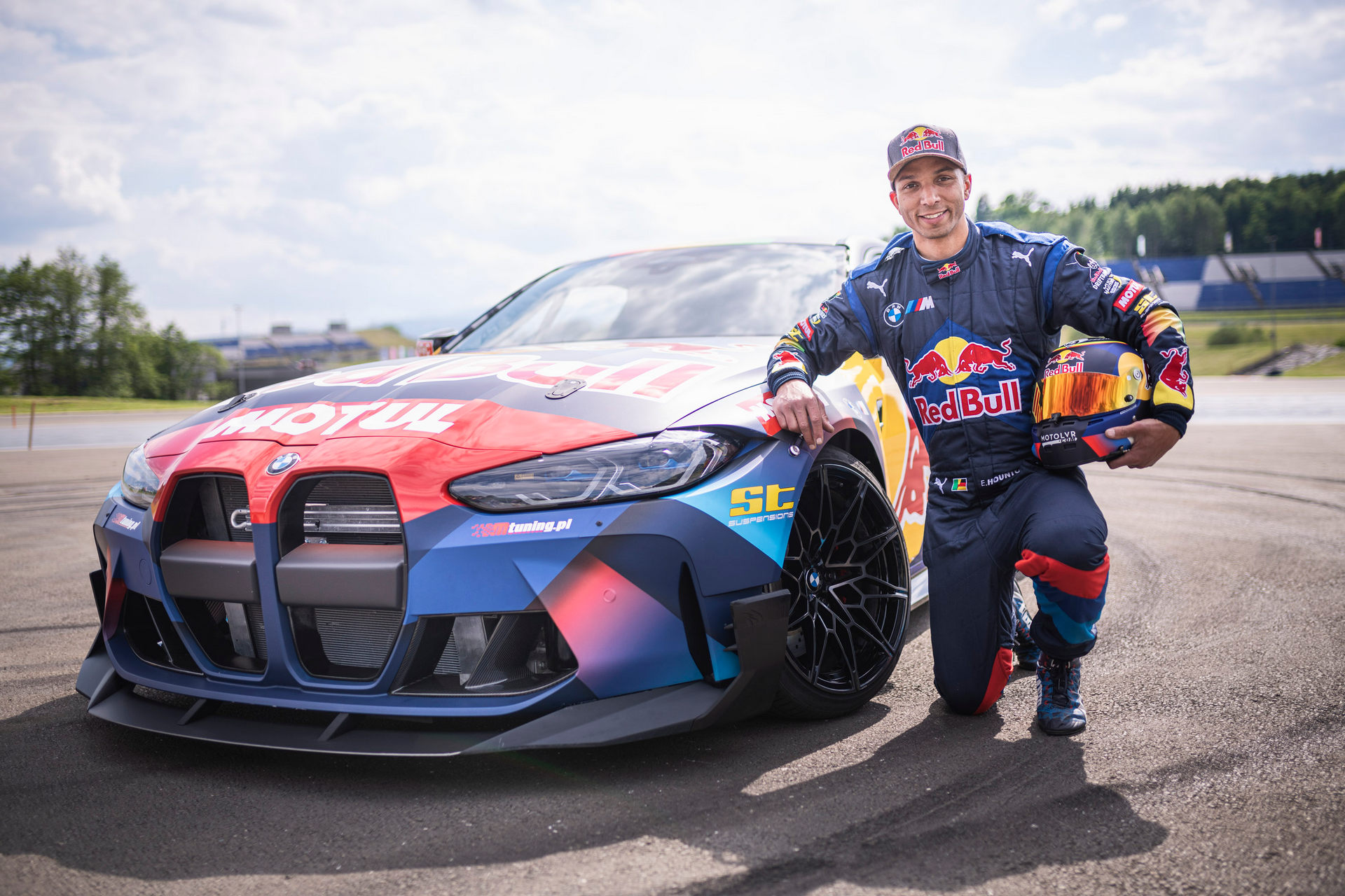 BMW M And The Red Bull Driftbrothers Unveil 1,050 HP M4 Drift Cars