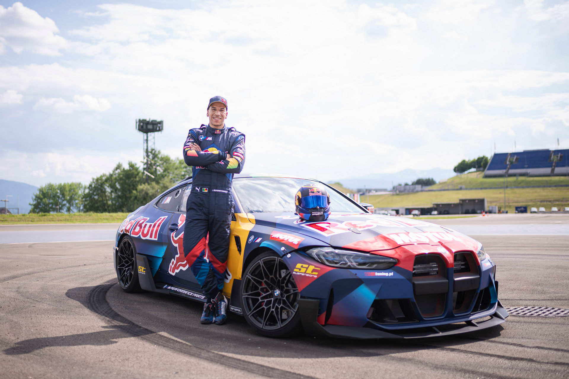 BMW M And The Red Bull Driftbrothers Unveil 1,050 HP M4 Drift Cars