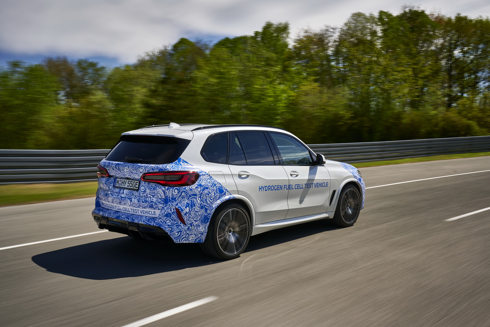 BMW Rolls Out X5 Hydrogen Fuel Cell Prototype Ahead Of 2022 Launch