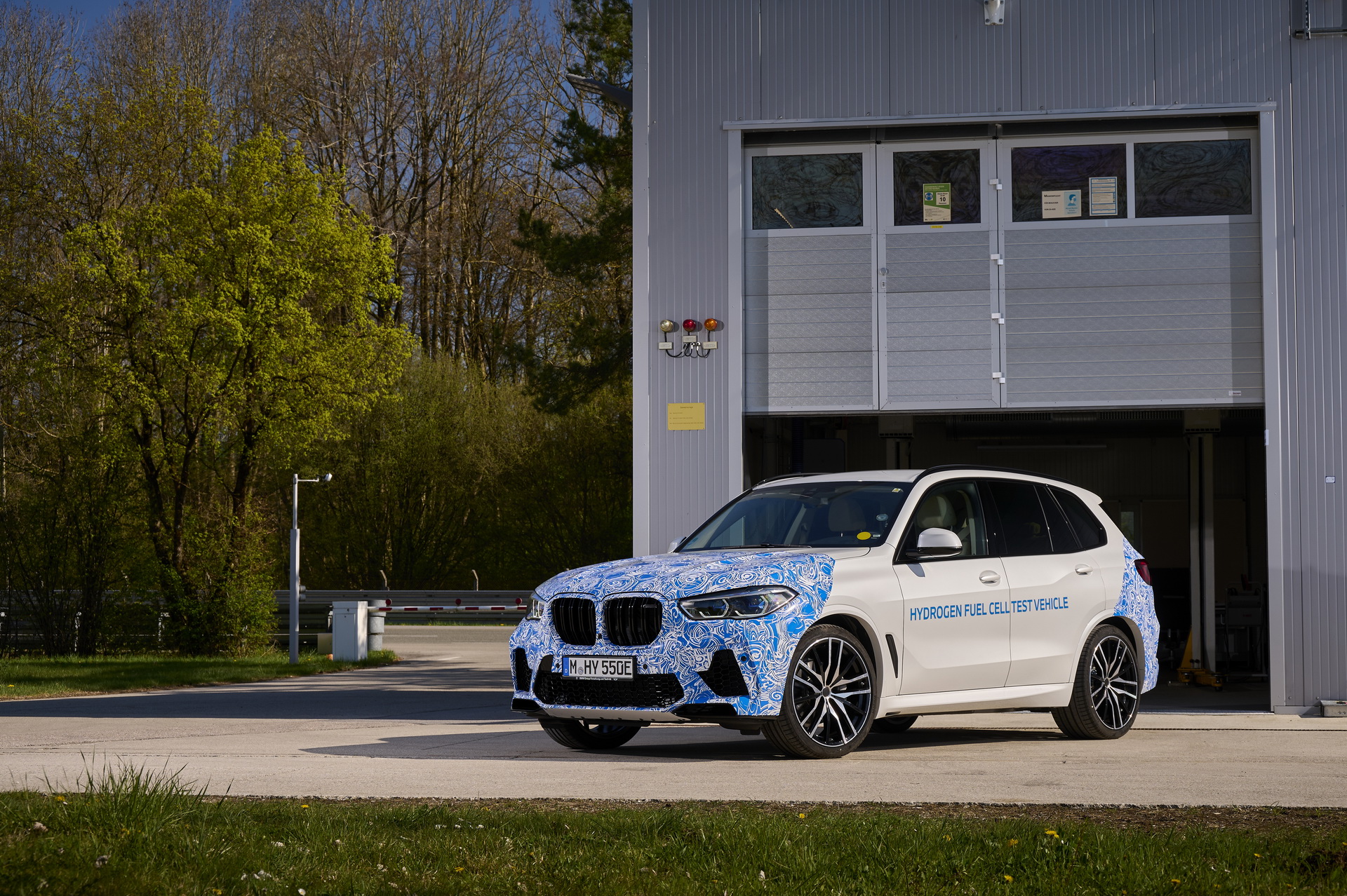 BMW Rolls Out X5 Hydrogen Fuel Cell Prototype Ahead Of 2022 Launch