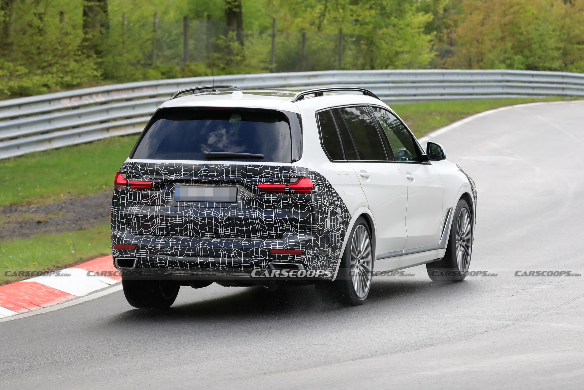 2022 BMW X7 Takes To The Track With Facelifted Looks