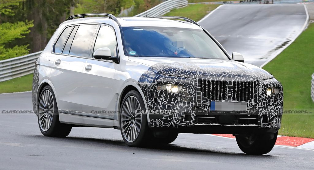 2022 BMW X7 Takes To The Track With Facelifted Looks