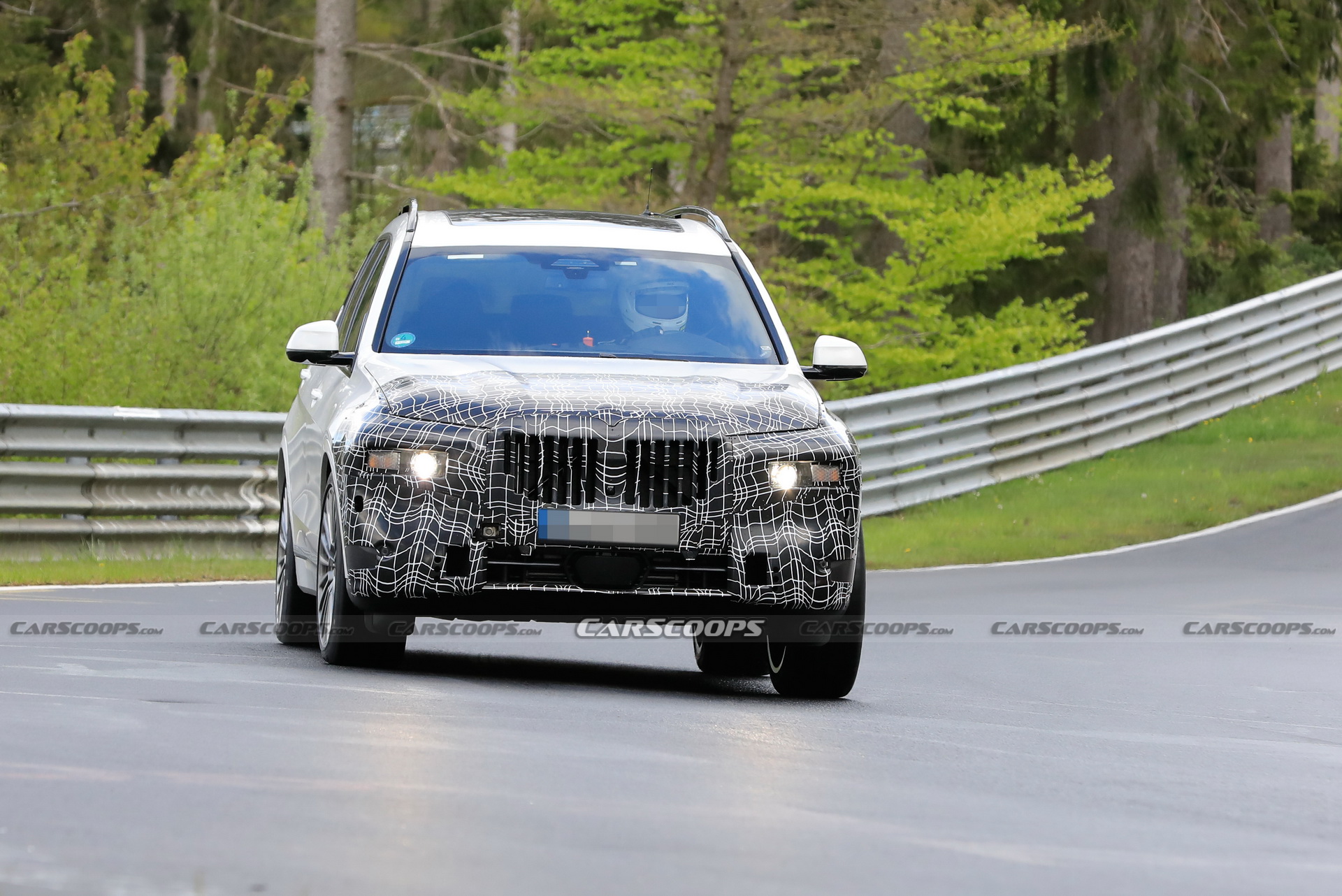 2022 BMW X7 Takes To The Track With Facelifted Looks