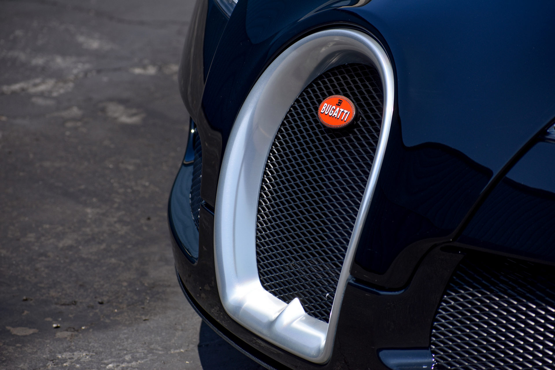 This 2008 Veyron 16.4 Coupe Is Bugatti’s OG Record Breaker