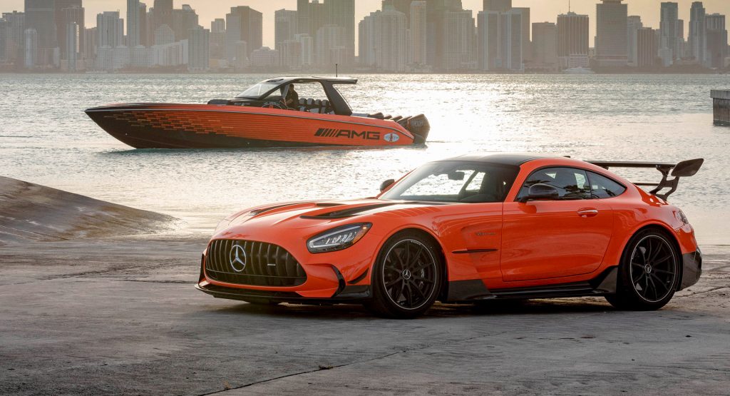  Mercedes-AMG GT Black Series Inspires New 2,250 HP Cigarette Racing Boat