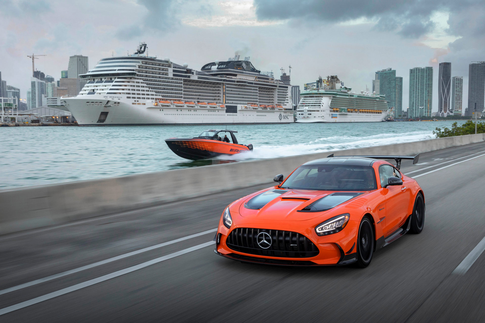 Mercedes-AMG GT Black Series Inspires New 2,250 HP Cigarette Racing Boat