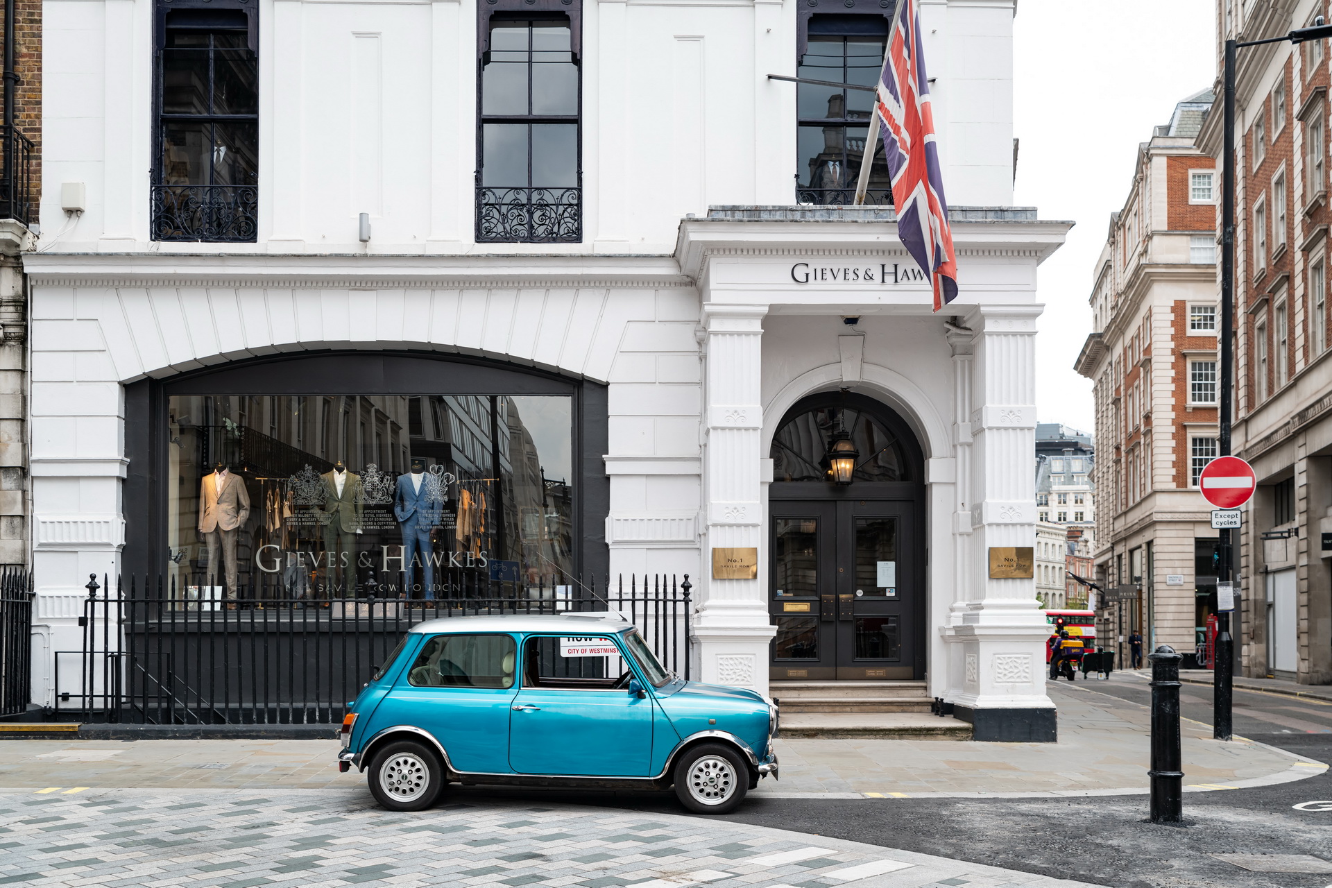 Fancy A Classic Mini With A Nissan Leaf EV Powertrain?