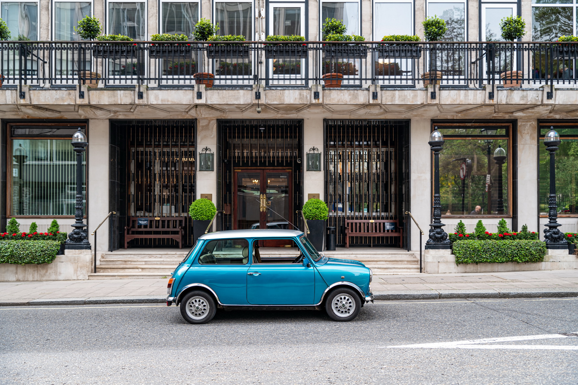 Fancy A Classic Mini With A Nissan Leaf EV Powertrain?