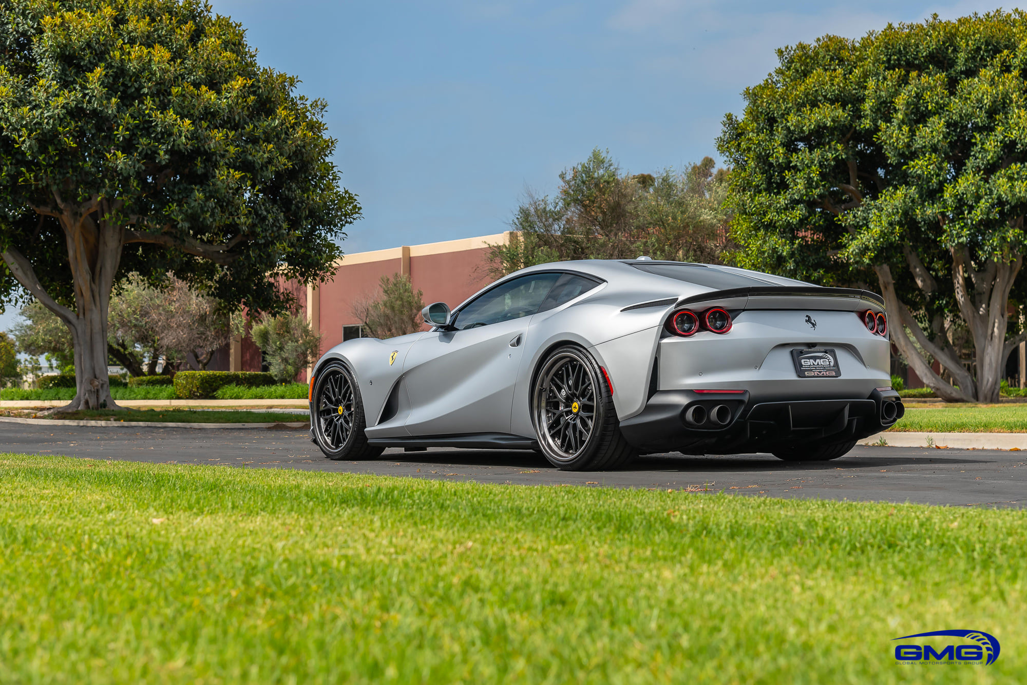 Ferrari 812 Superfast Looks Perfect With These Stylish Mods