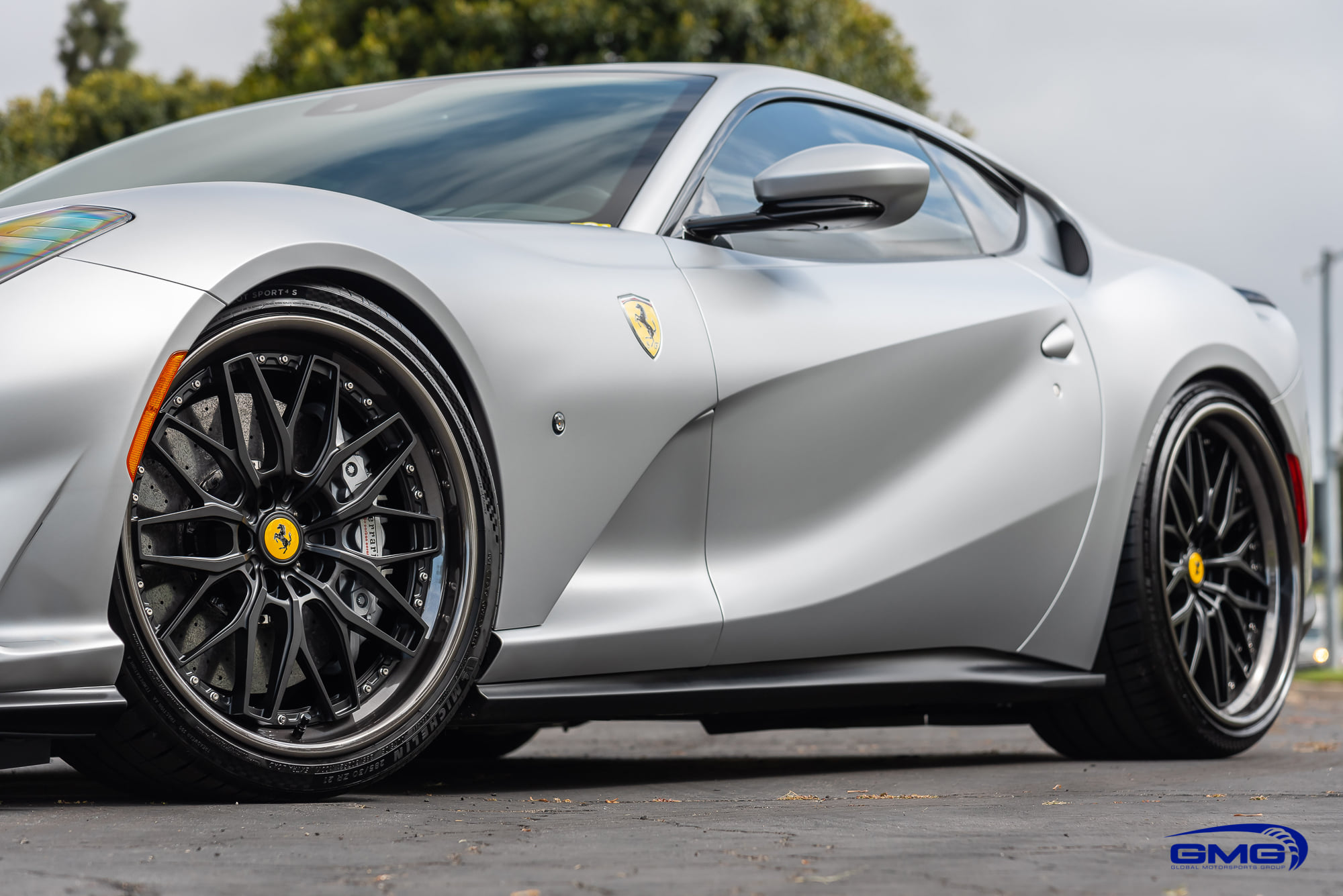 Ferrari 812 Superfast Looks Perfect With These Stylish Mods