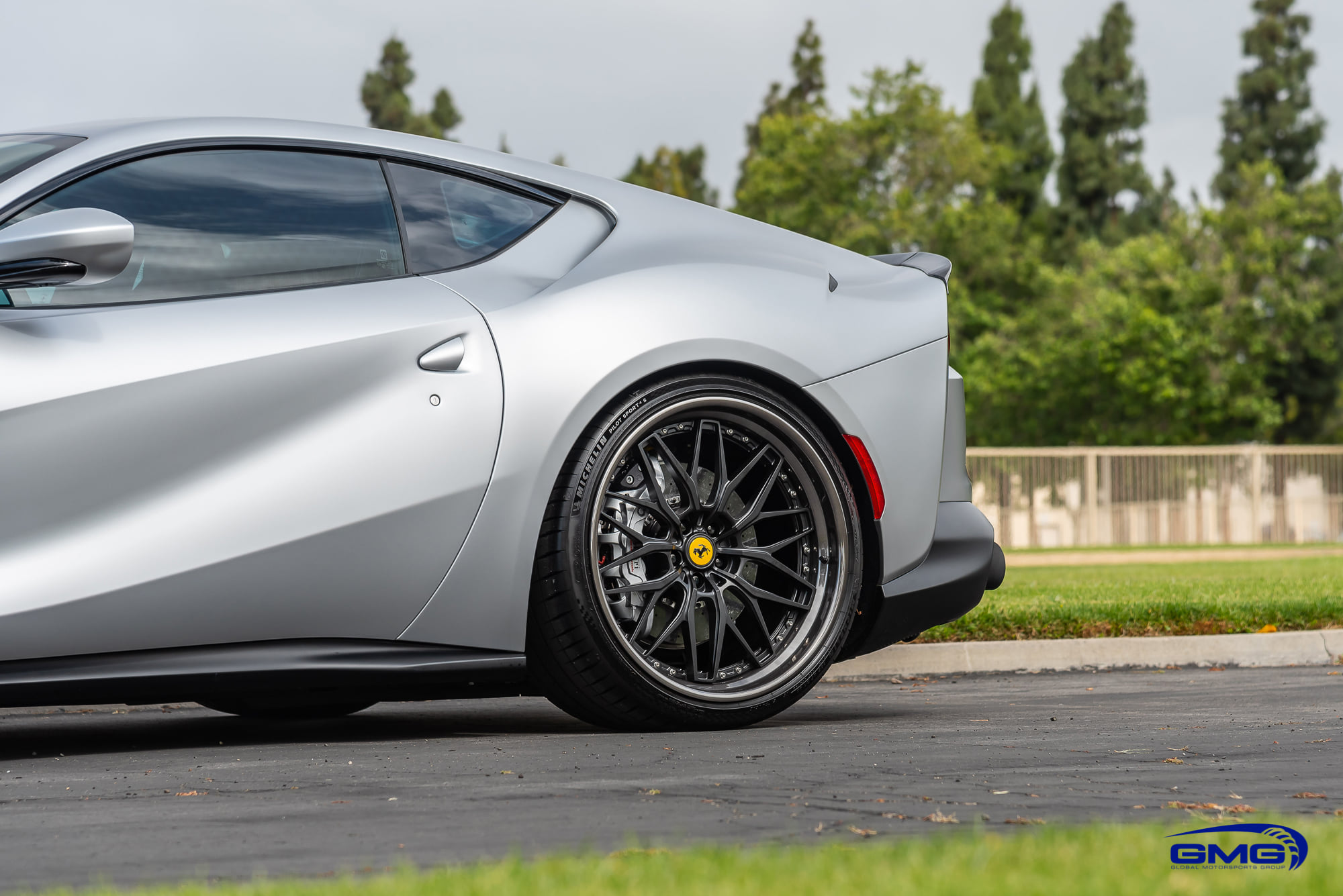 Ferrari 812 Superfast Looks Perfect With These Stylish Mods