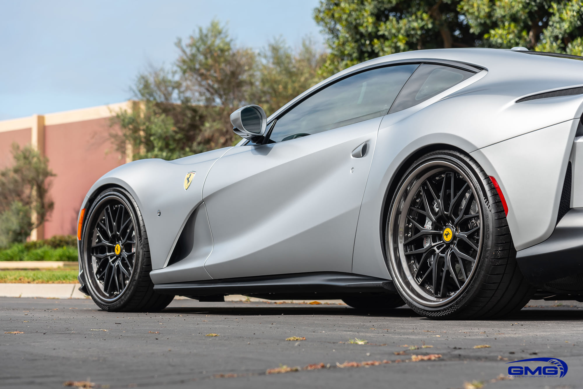 Ferrari 812 Superfast Looks Perfect With These Stylish Mods