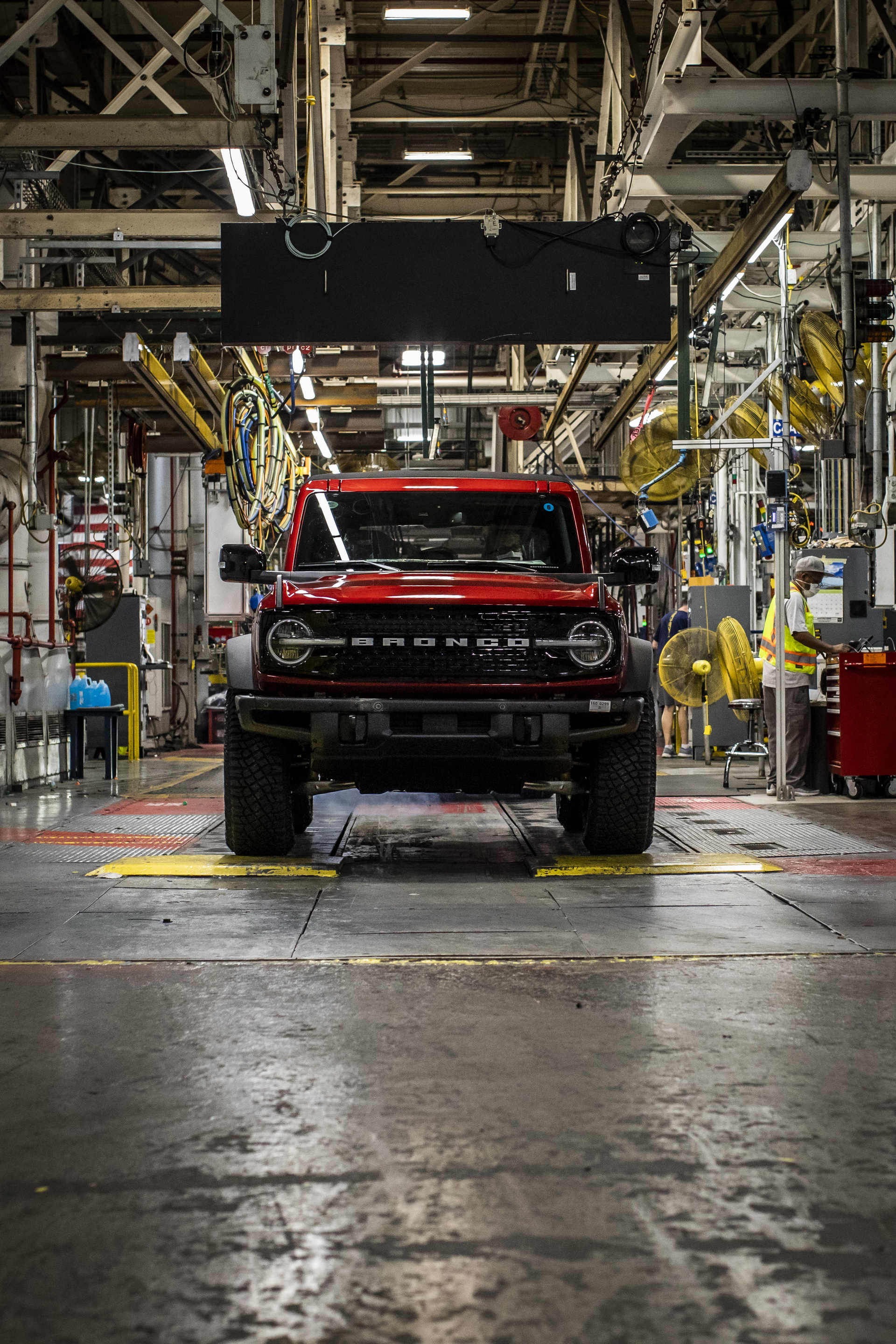 2021 Ford Bronco Finally Begins Shipping To Dealers Nationwide