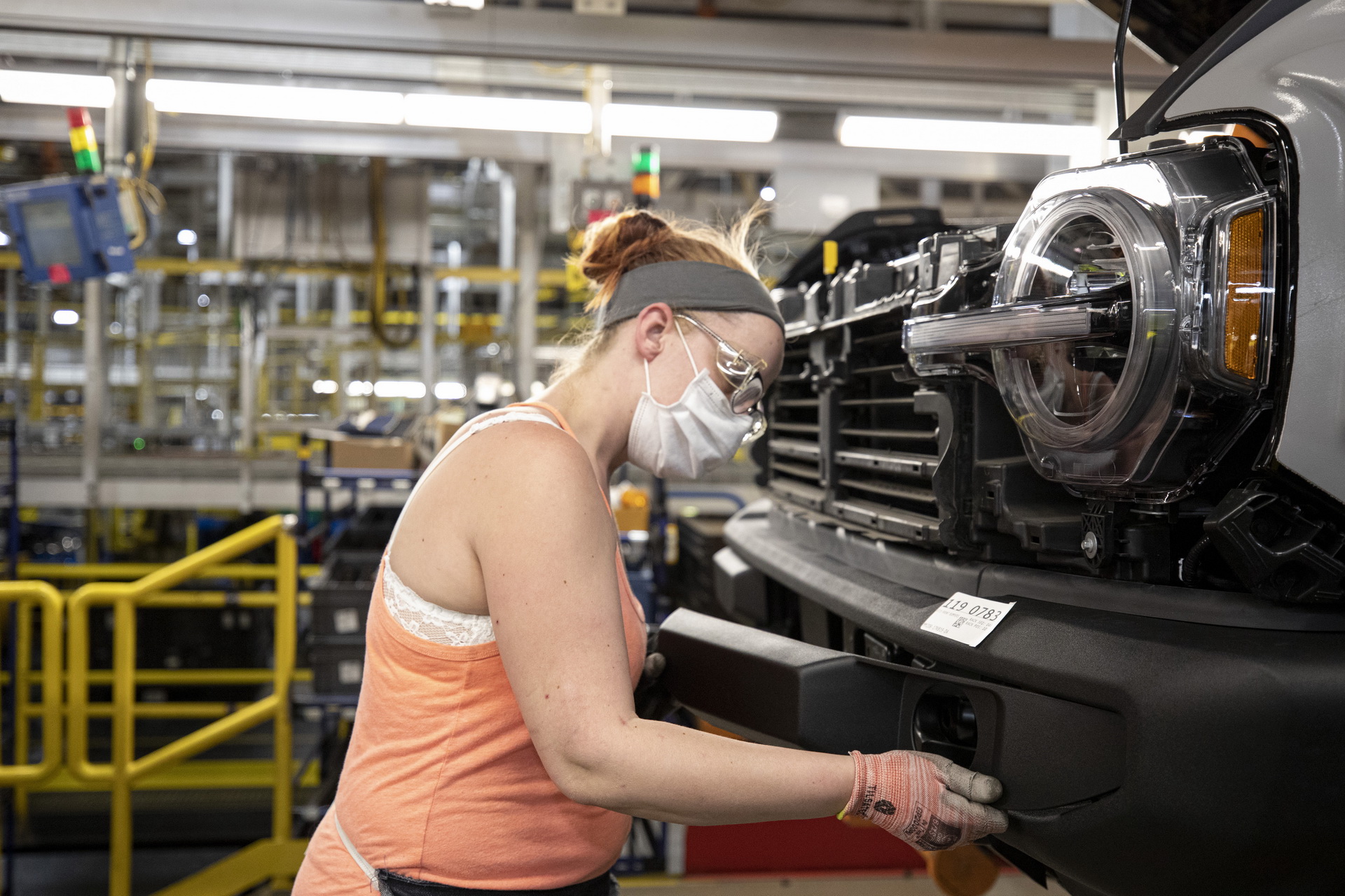 2021 Ford Bronco Finally Begins Shipping To Dealers Nationwide