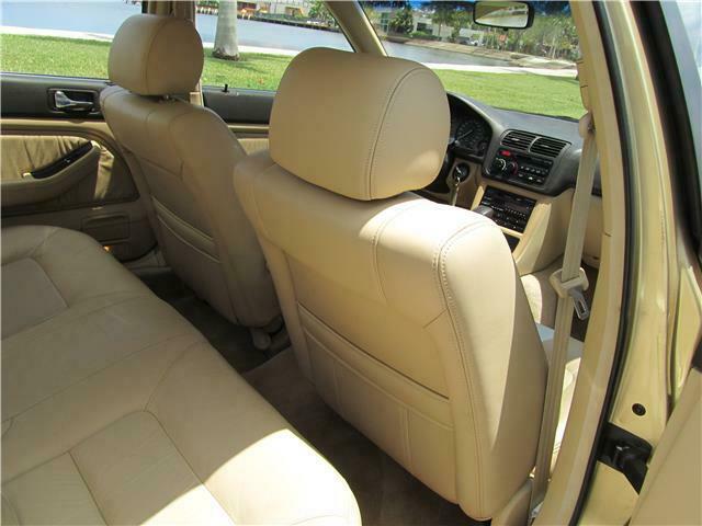 For $14k, You Can Own A 28k Mile Example Of Acura’s Prettiest Flagship Sedan Ever, The Legend Mk2