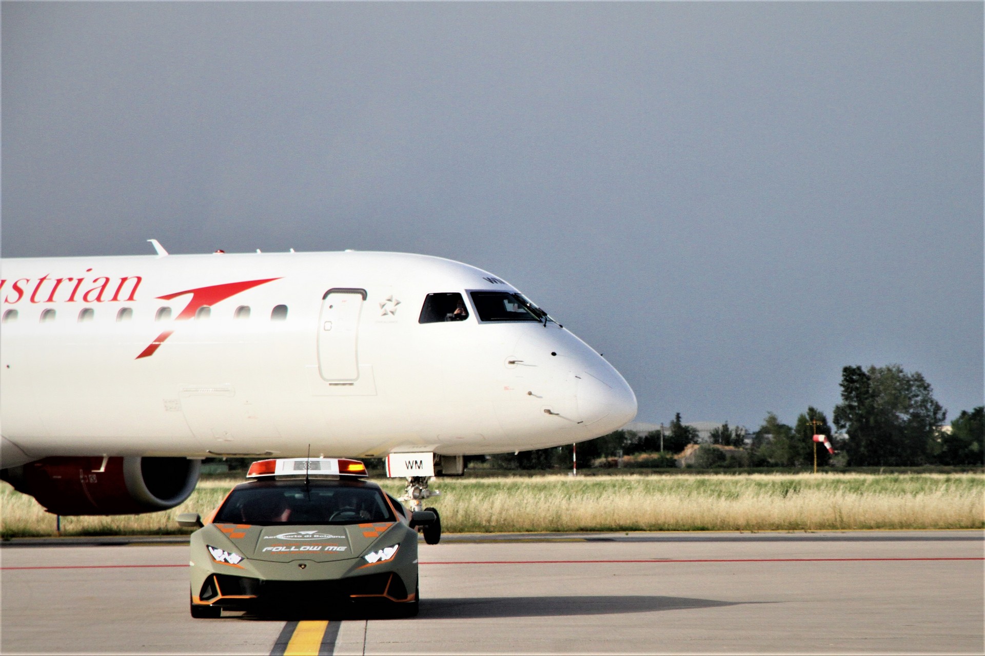 Italy’s Bologna Airport Has The Ultimate Follow Me Car, A Lamborghini Huracan Evo