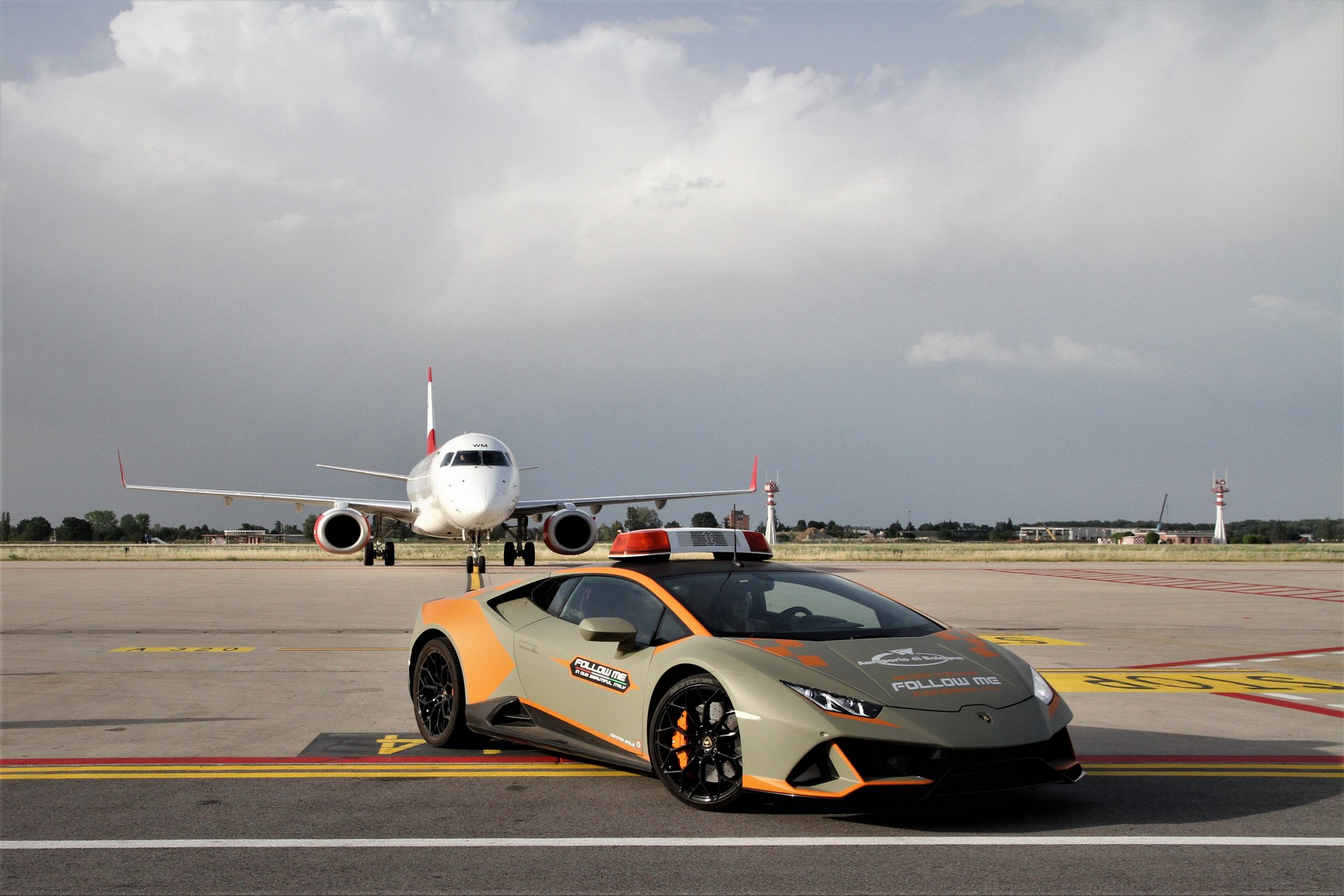Italy’s Bologna Airport Has The Ultimate Follow Me Car, A Lamborghini Huracan Evo