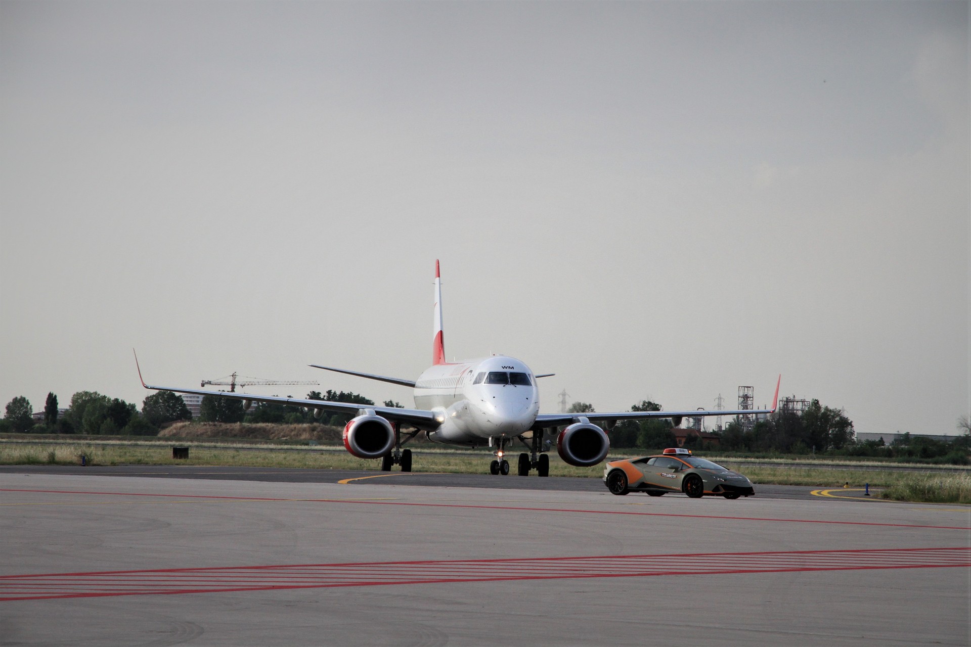 Italy’s Bologna Airport Has The Ultimate Follow Me Car, A Lamborghini Huracan Evo