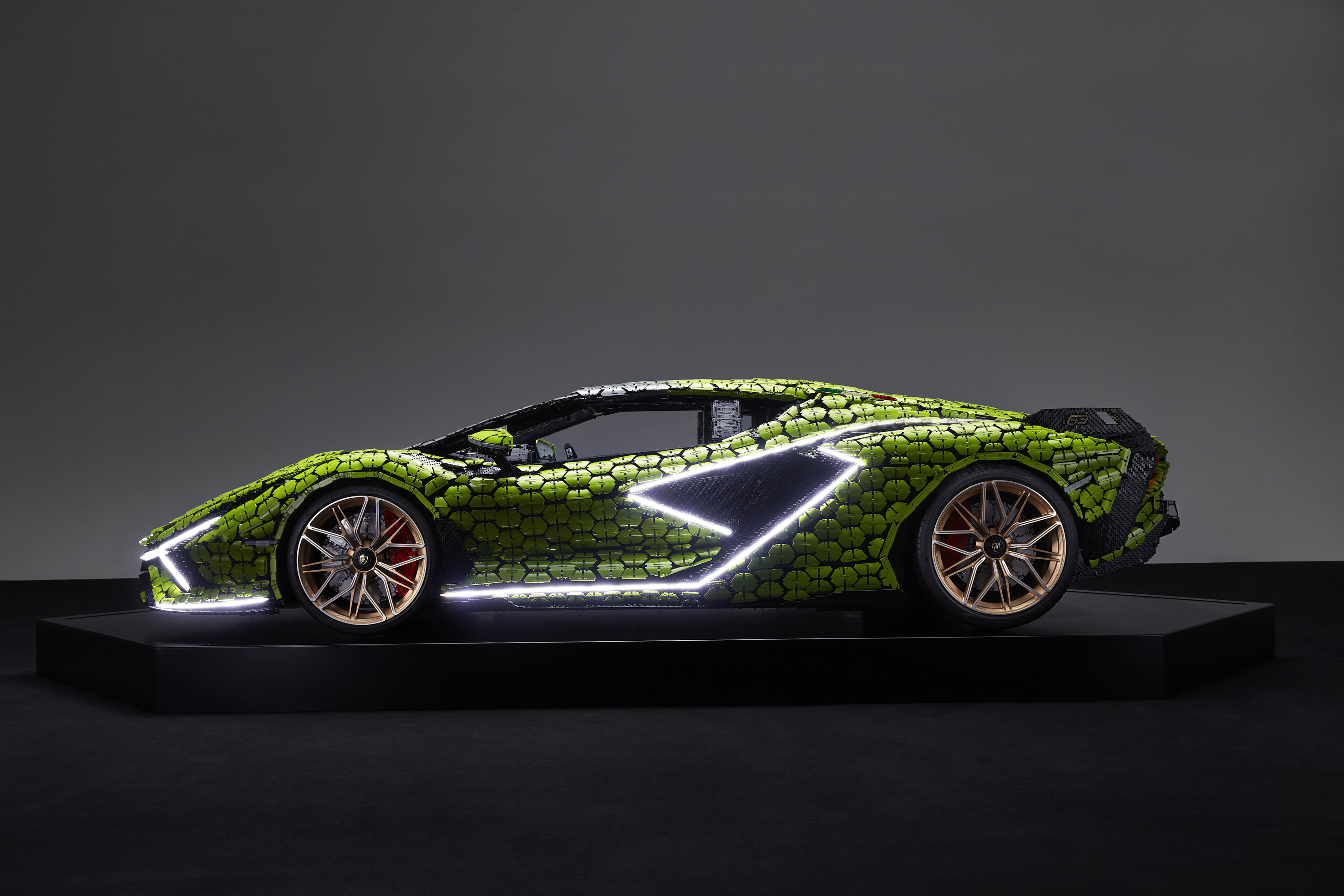You’ll Wish You Could Buy This Life-Sized Lamborghini Sián Made Entirely Out Of Lego Bricks