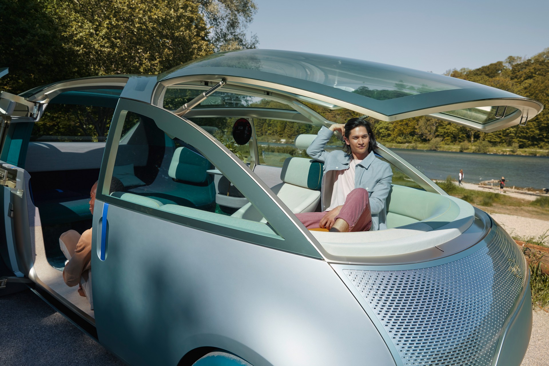 MINI Urbanaut Concept Might Lead To A Production Minivan, Company Says At Munich Motor Show