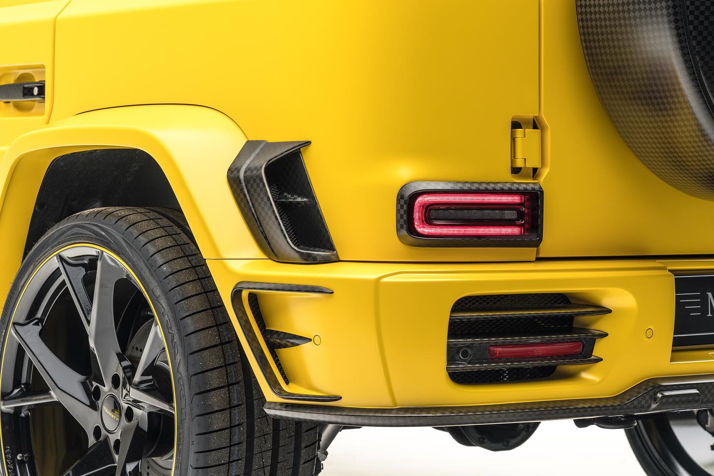 Mansory Gronos Is The Bumblebee Of Mercedes-Benz G-Classes