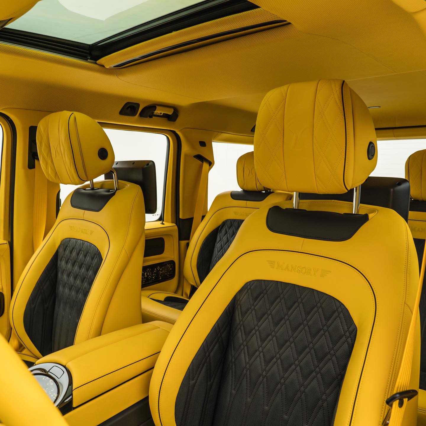 Mansory Gronos Is The Bumblebee Of Mercedes-Benz G-Classes