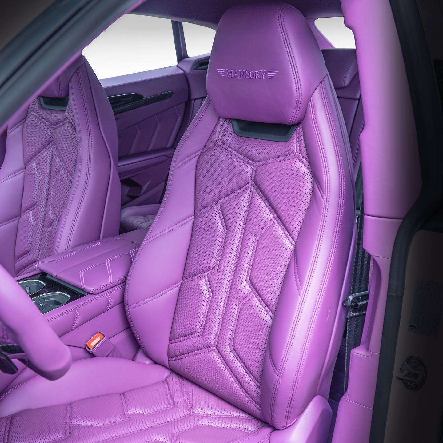 Lamborghini Urus Gets High On Mansory’s Colorful Tuning Mods