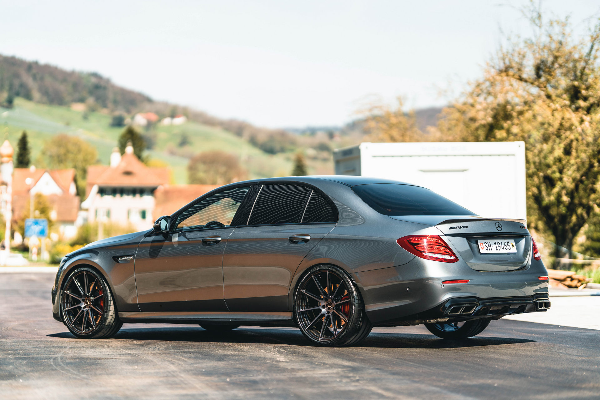 Need To Fill In Those Wheel Arch Gaps? Mercedes-AMG E63 S Tries On 21″ Rims