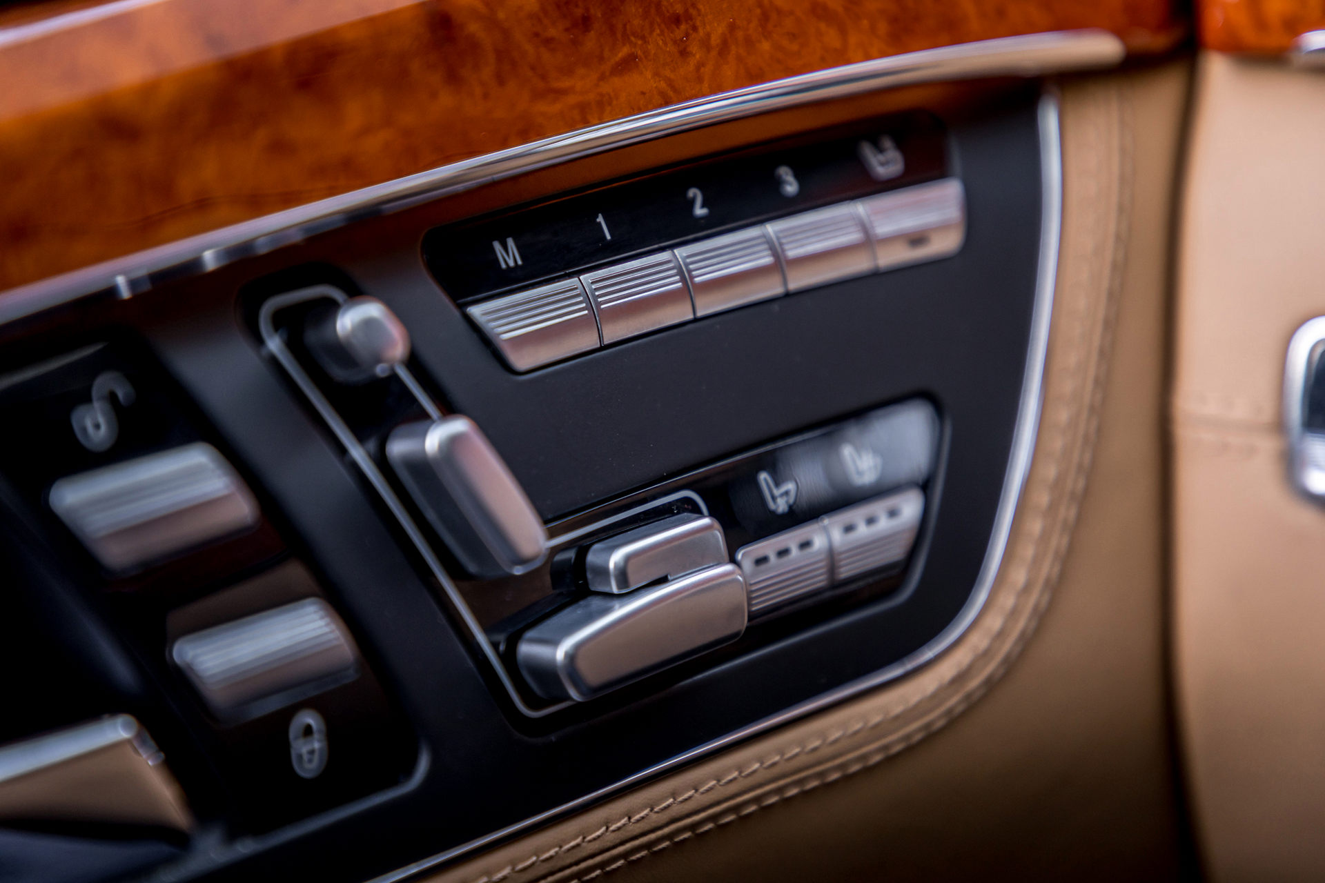 Enjoy The Luxury Of A Mercedes-Benz S550 Without Breaking The Bank