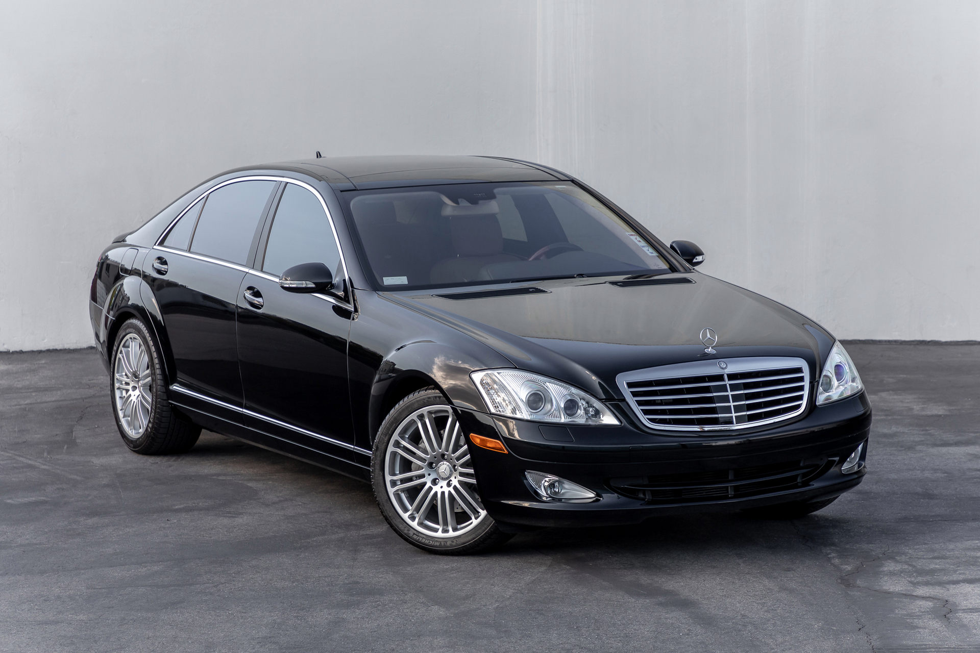 Enjoy The Luxury Of A Mercedes-Benz S550 Without Breaking The Bank