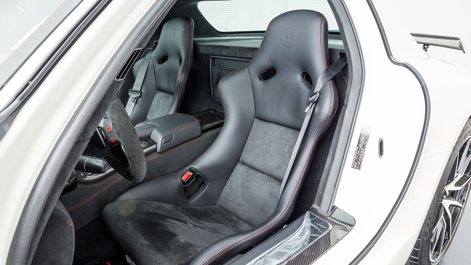 2013 Mercedes-Benz SLS AMG Black Series Is One Hardcore Machine