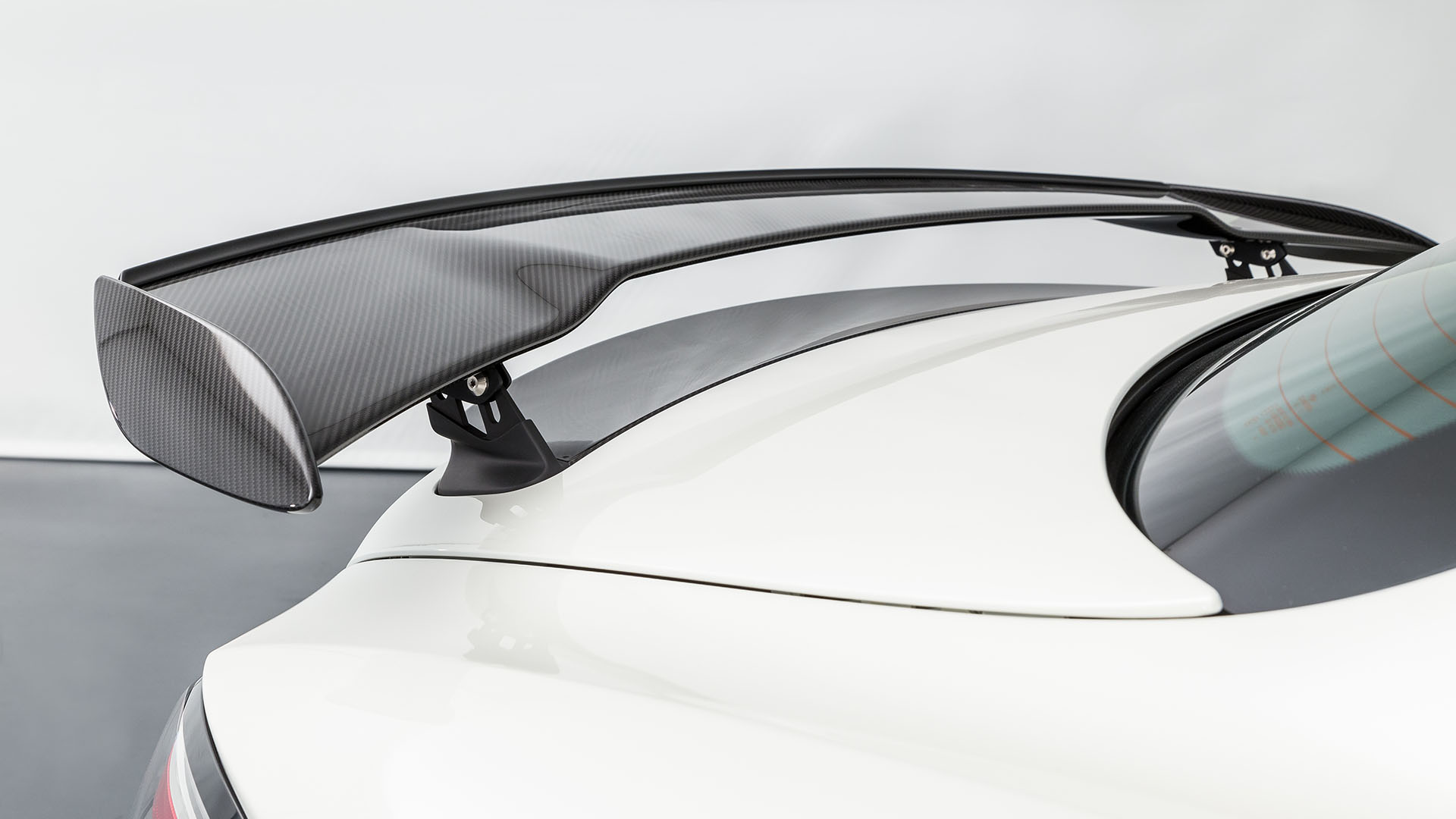 2013 Mercedes-Benz SLS AMG Black Series Is One Hardcore Machine