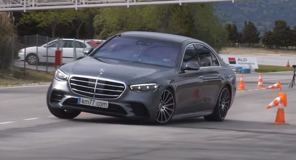  Watch How The New Mercedes-Benz S-Class Deals With The Famous Moose Test