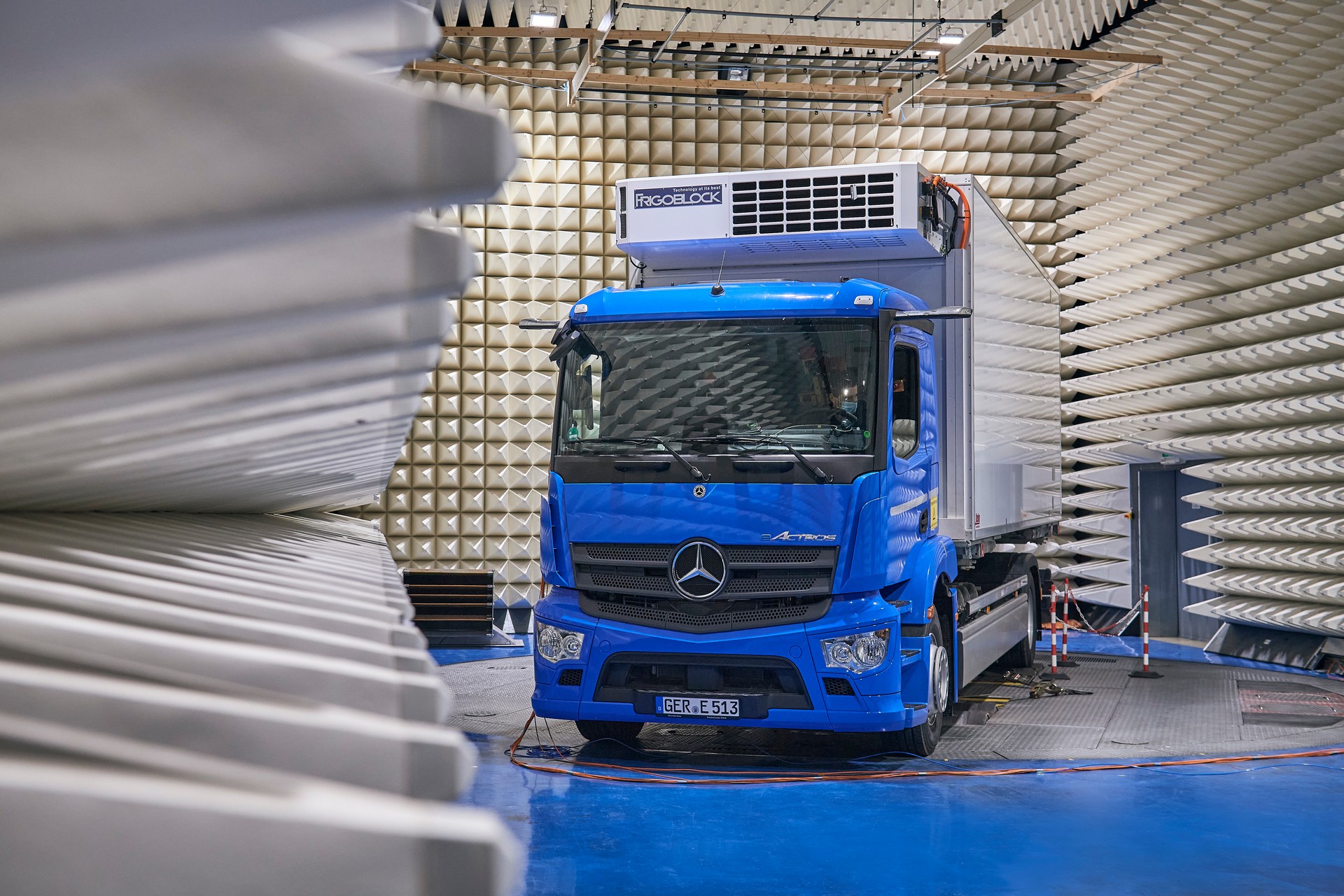 Electric Mercedes eActros Debuts June 30th, Goes Into Production Later This Year
