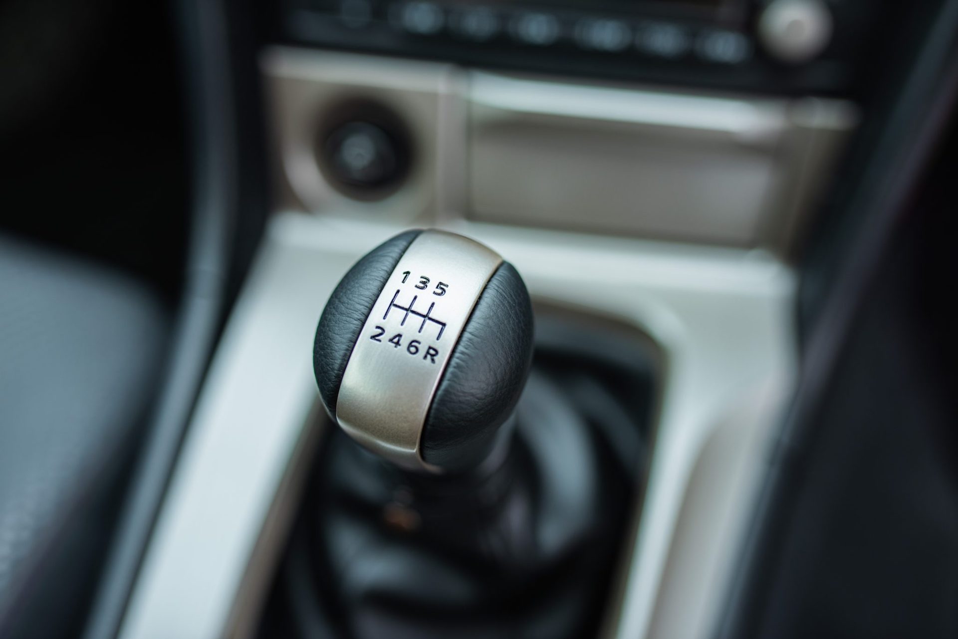 This Midnight Purple II 1999 Nissan Skyline GT-R Could Sell For $400k