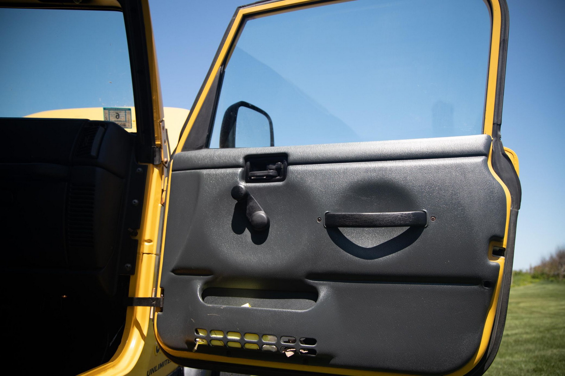 Your Eyes Aren’t Deceiving You, This Is A 3-Row Jeep Wrangler TJ Limousine