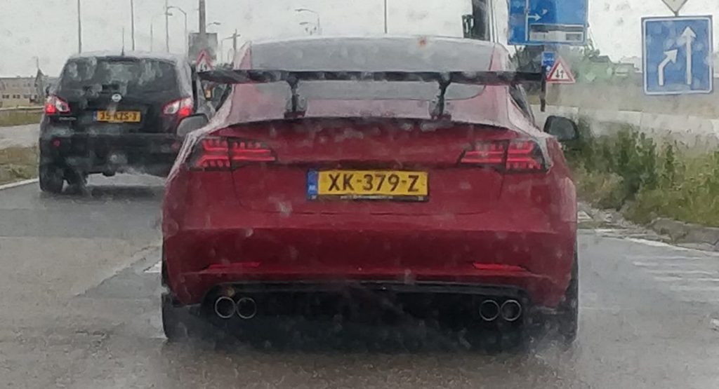  Do The Exhausts Of This Tesla Model 3 Emit Excess Electrons?