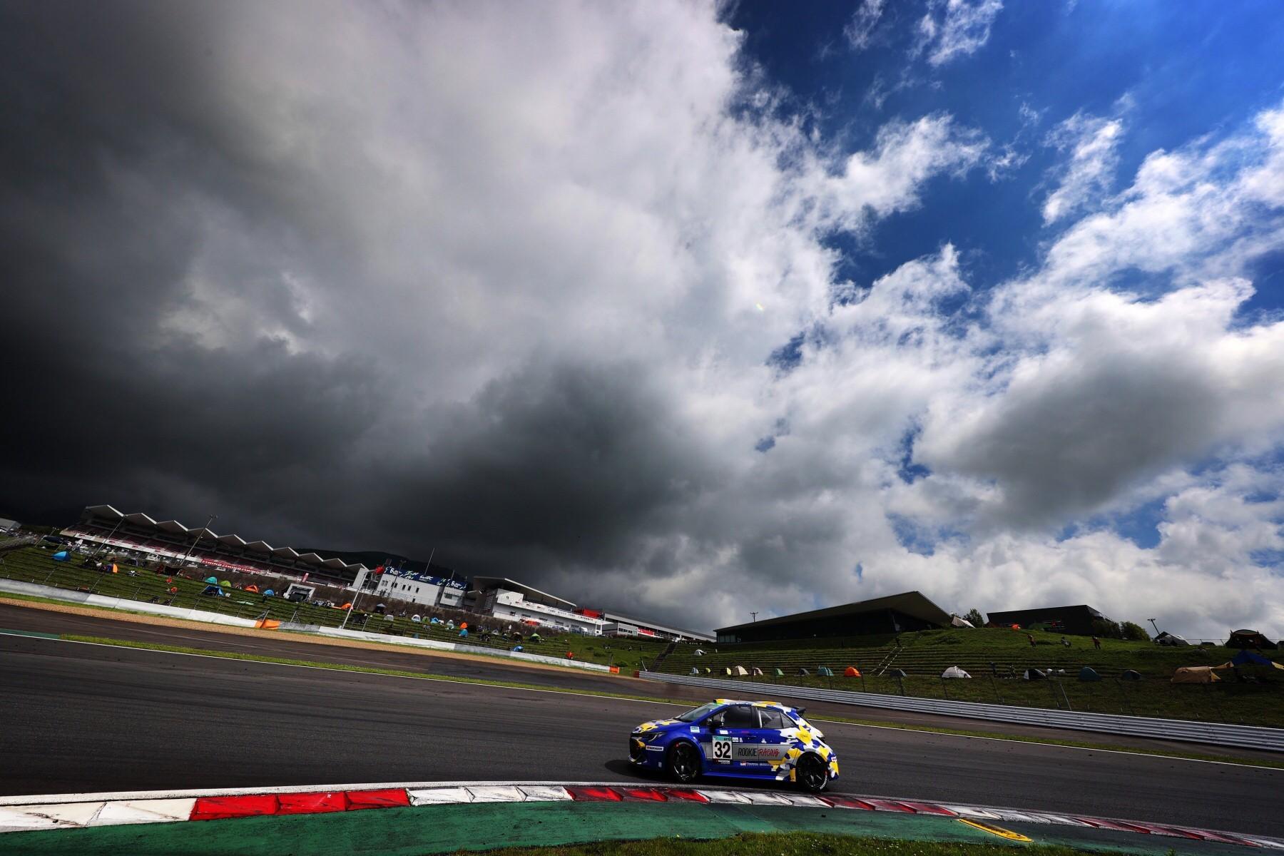 Toyota Completes 24-Hour Race With A Hydrogen-Powered Corolla