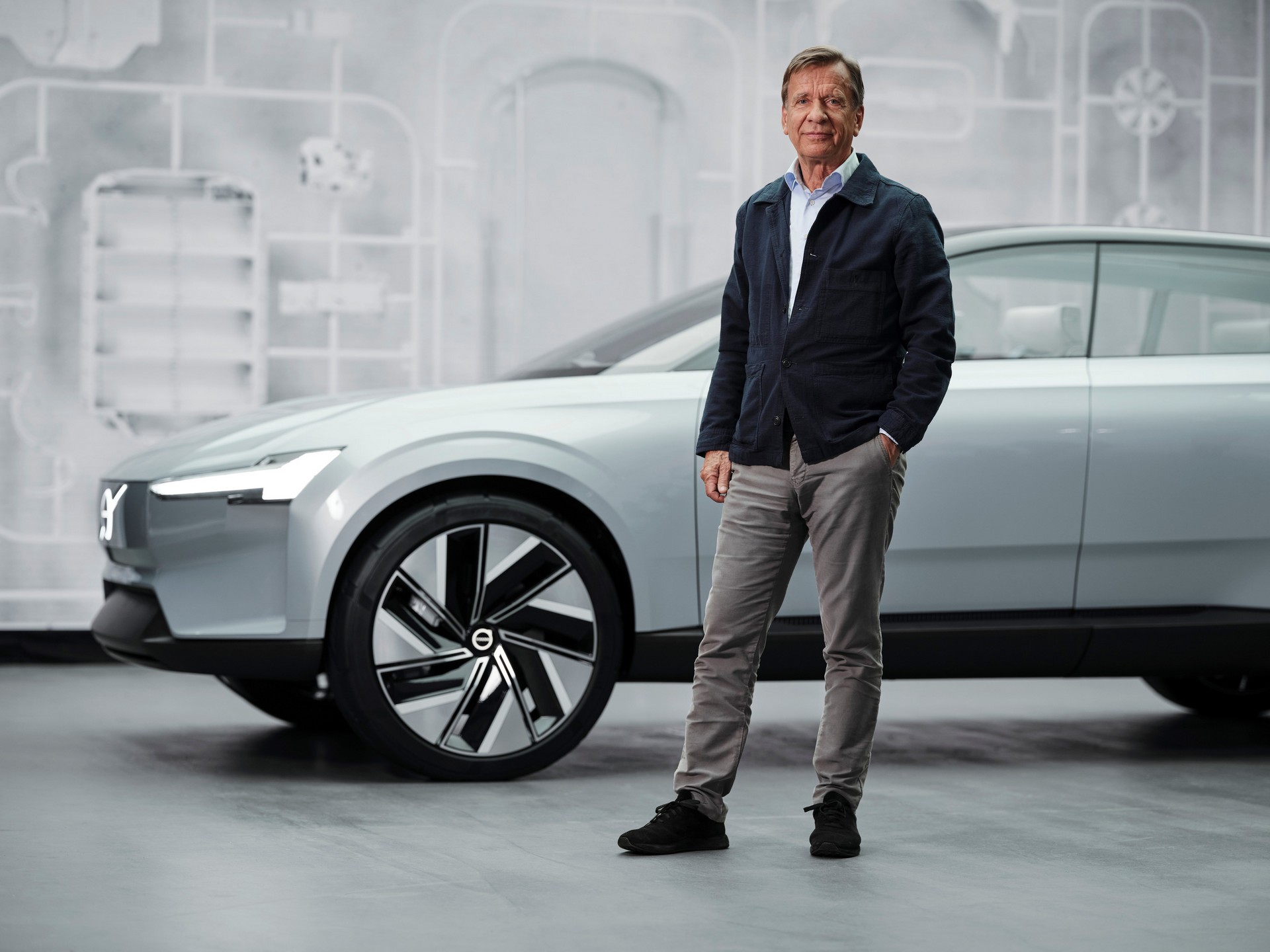 Volvo Hints At Next Electric XC90 SUV With New Recharge Concept