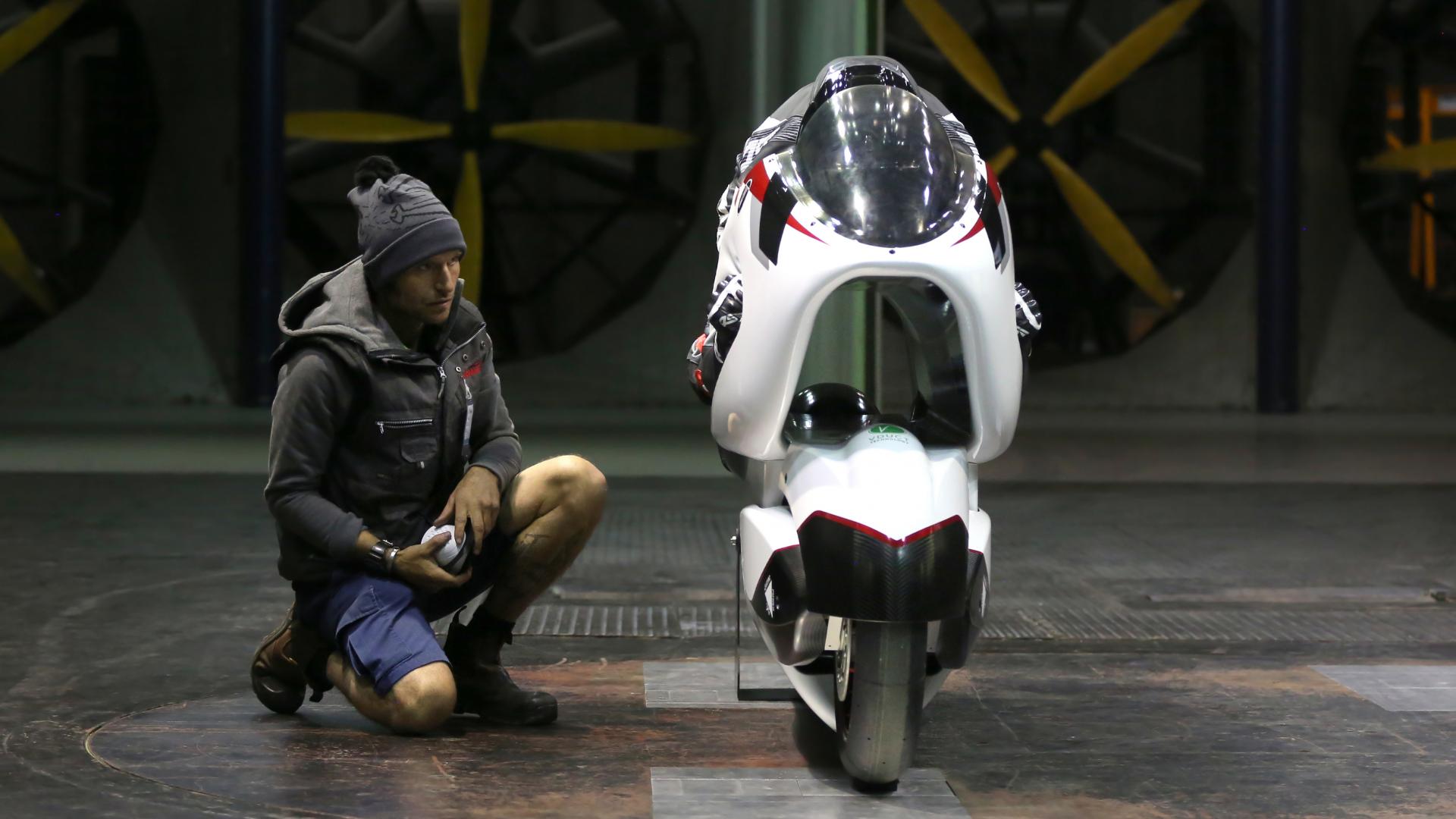 This Aerodynamic Electric Motorcycle Should Exceed 250 MPH