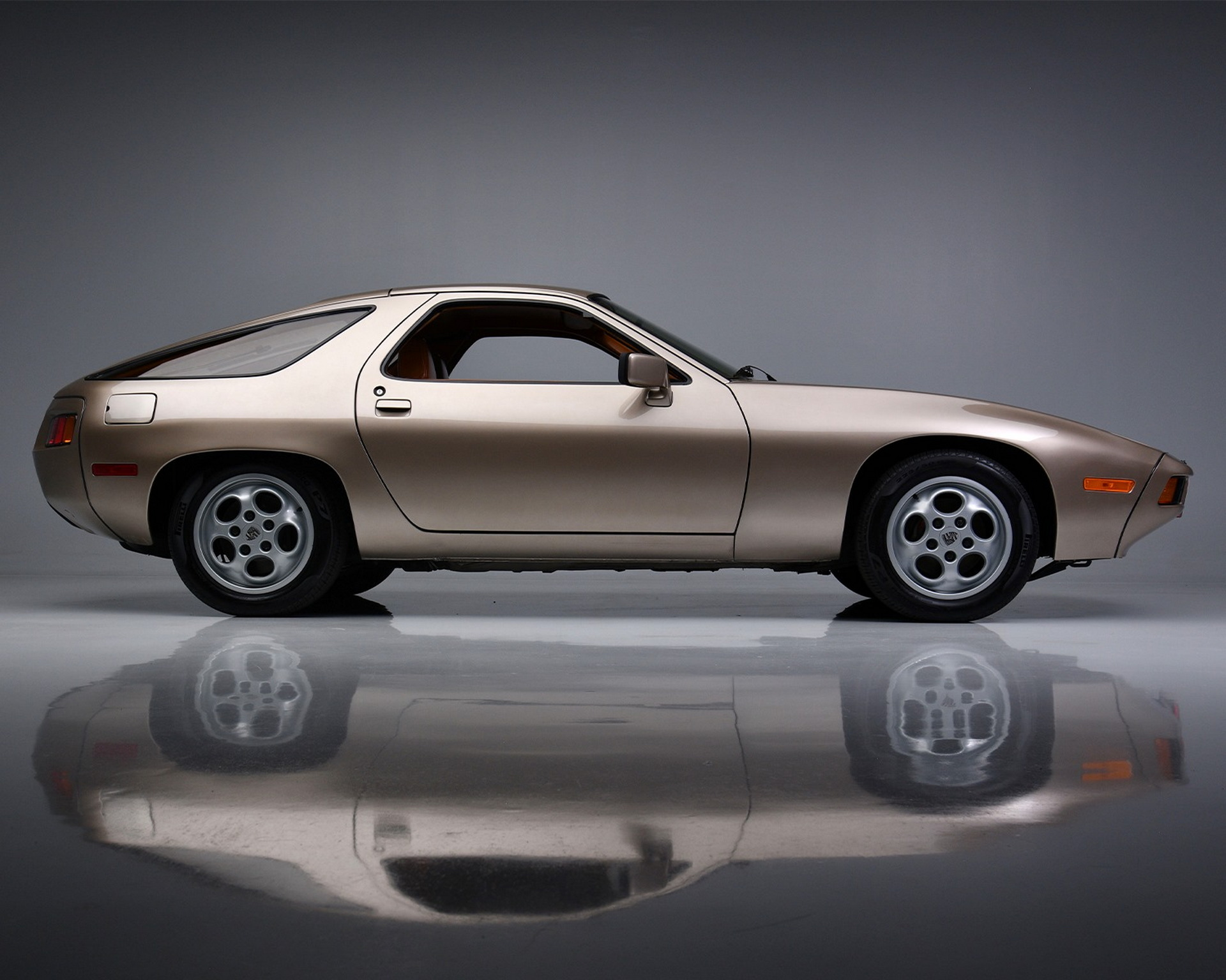 Porsche 928 Driven By Tom Cruise In Risky Business Will Cross The Auction Block Next Month