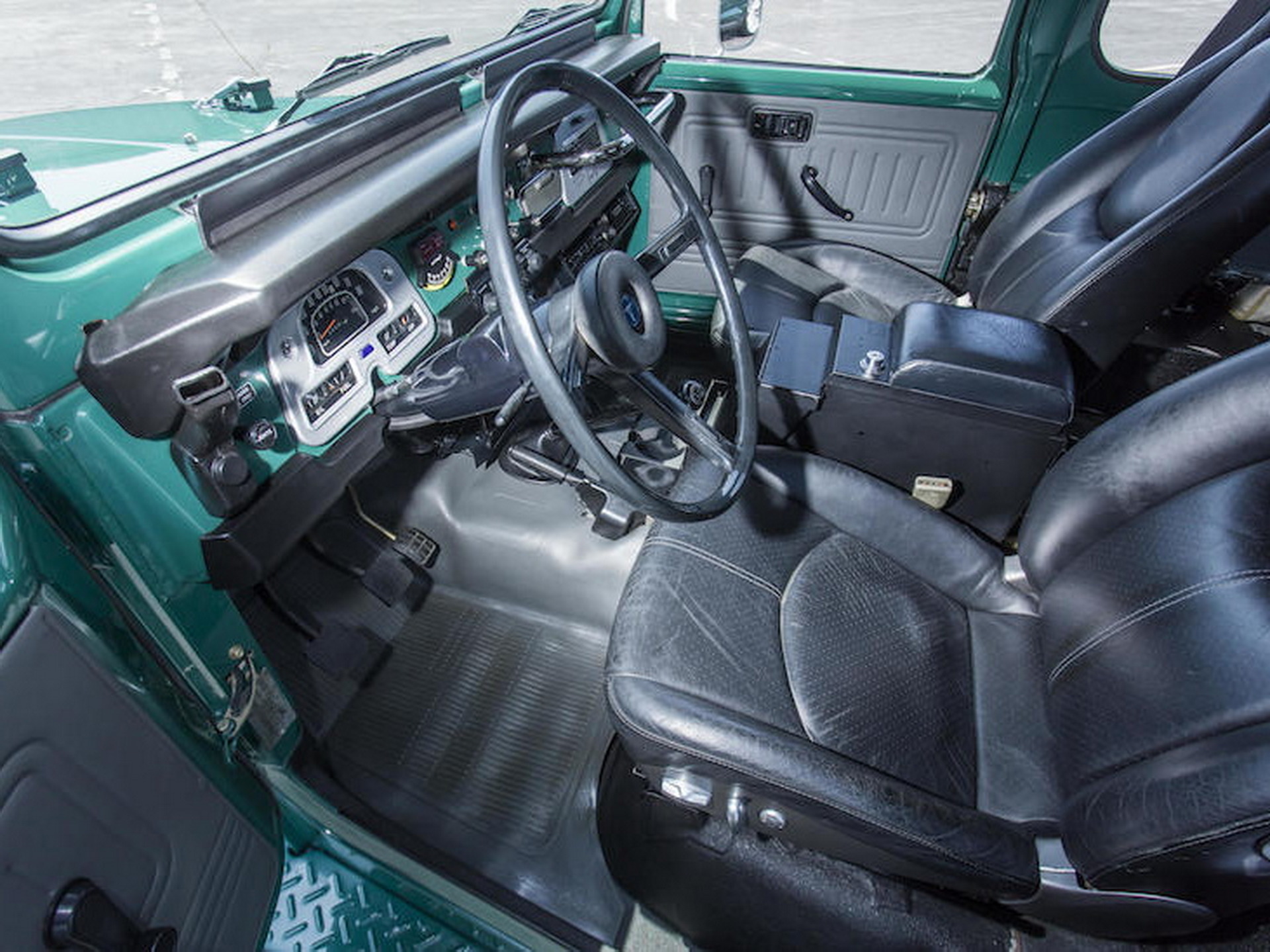 Tom Hanks Is Selling His Restored 1980 Toyota FJ40 Land Cruiser