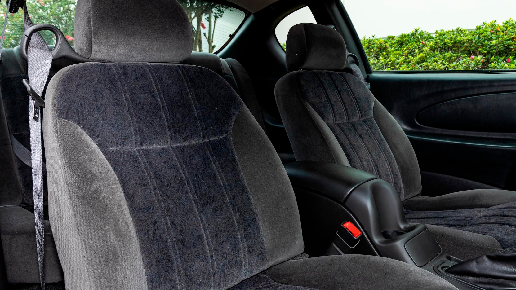 Front-Wheel Drive Coupes Might Be Dead, But You Can Snag This 900 Mile Chevy Monte Carlo