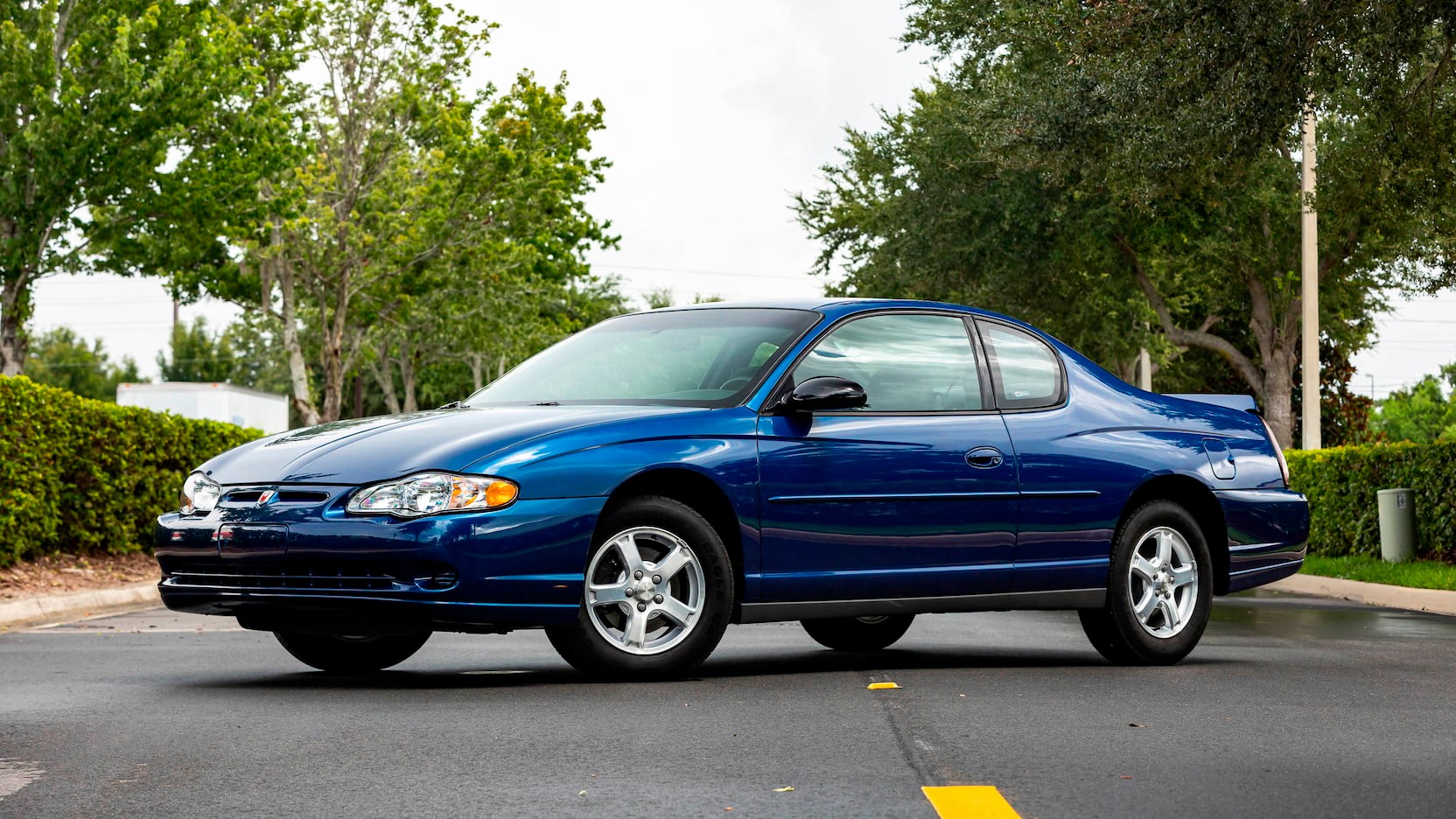 Front-Wheel Drive Coupes Might Be Dead, But You Can Snag This 900 Mile Chevy Monte Carlo