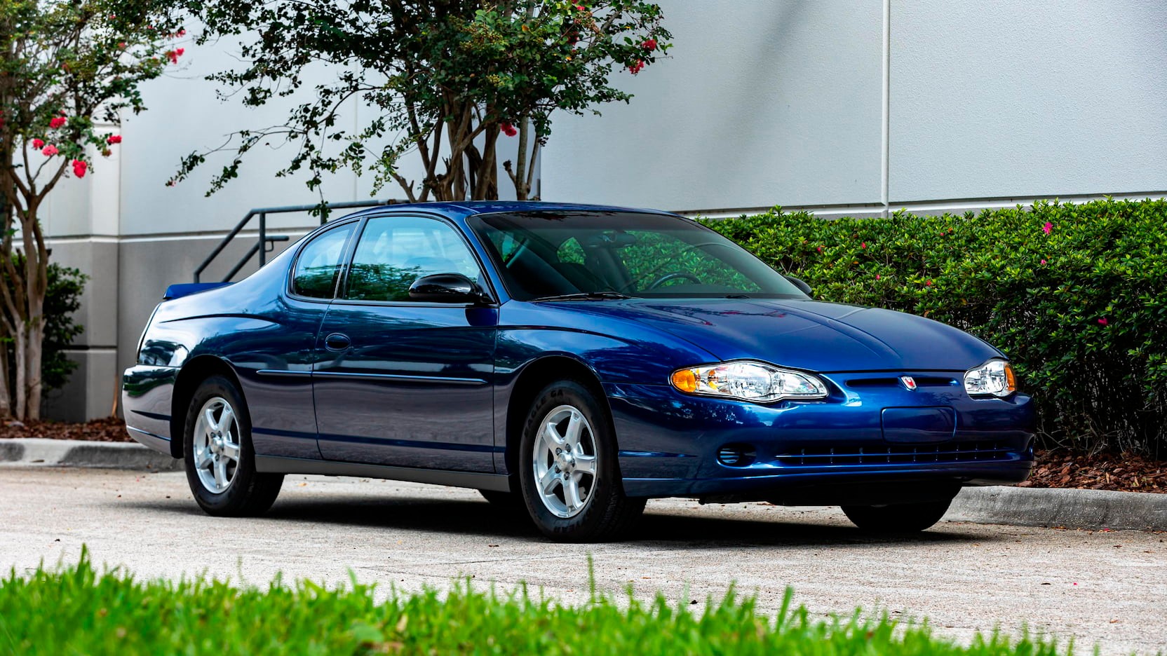 Front-Wheel Drive Coupes Might Be Dead, But You Can Snag This 900 Mile Chevy Monte Carlo