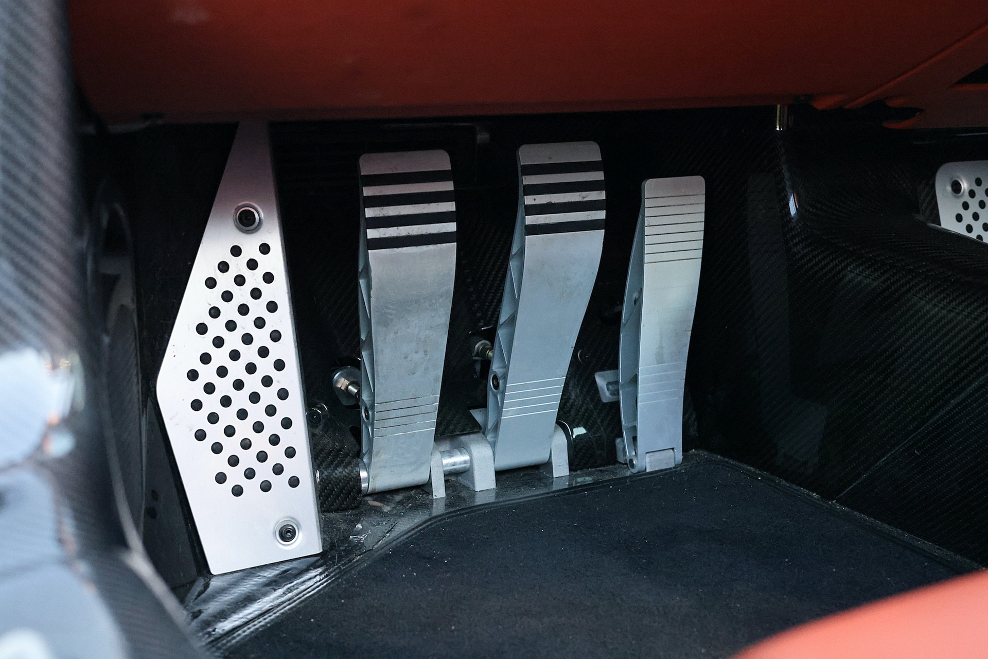 Porsche Carrera GT Once Owned By F1 Champ Jenson Button Sells Just Shy Of $1M