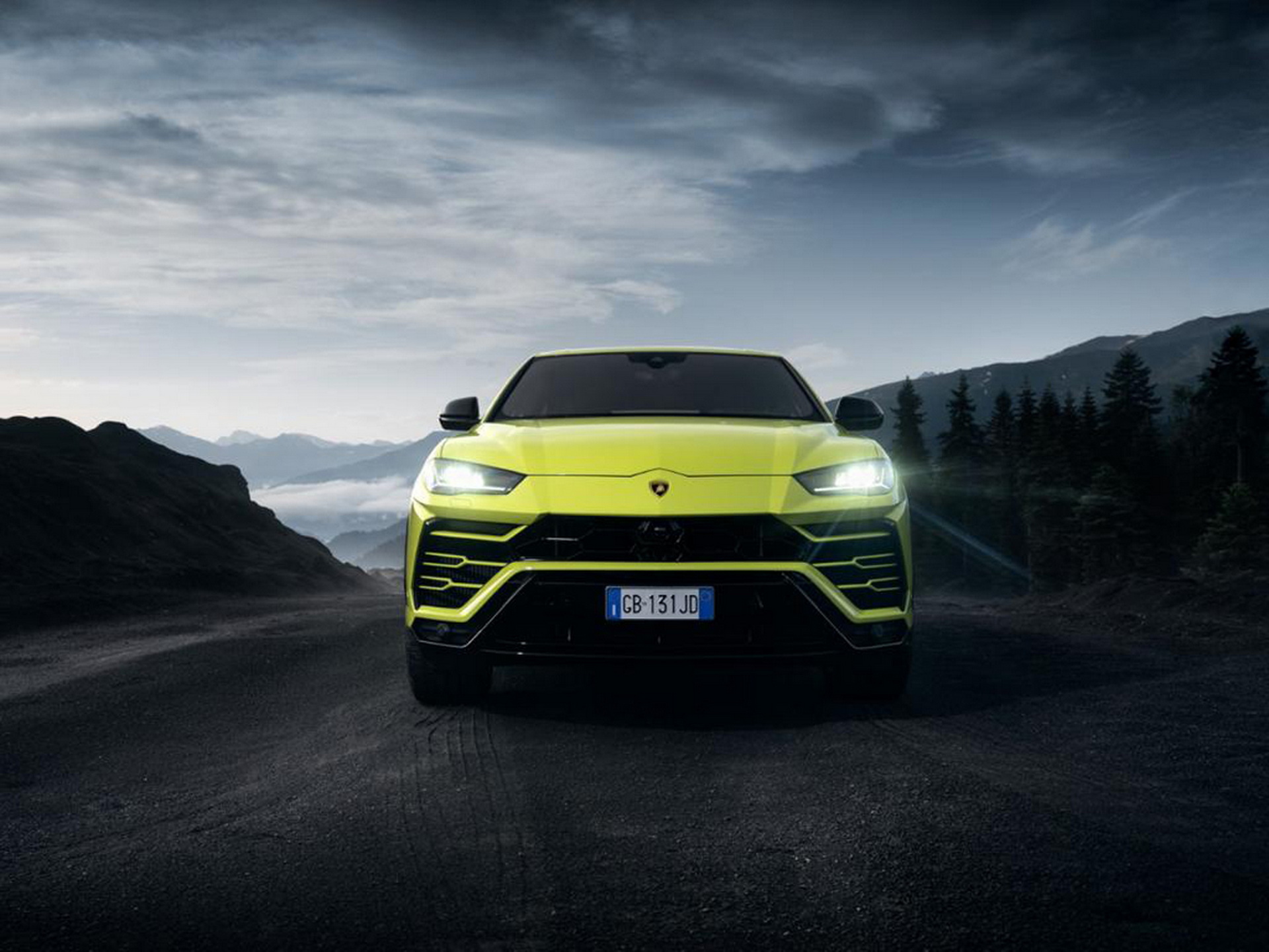 Urus Becomes Fastest Selling Lamborghini Ever As It Reaches 15,000 Units Milestone